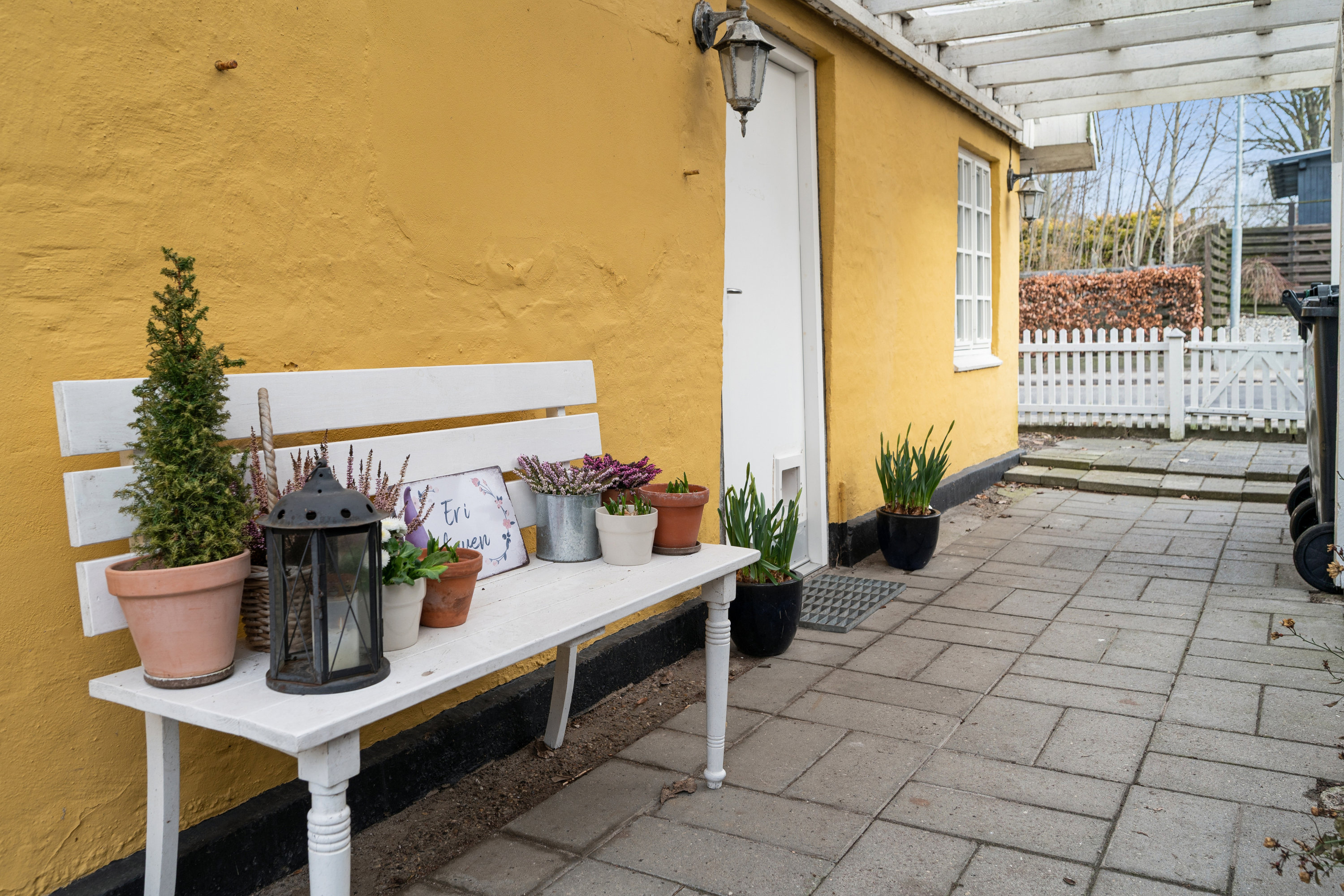 Fremhævet terrasse billede i fuldskærmstilstand. Billede af Algade 9, Grundfør, 8382 Hinnerup