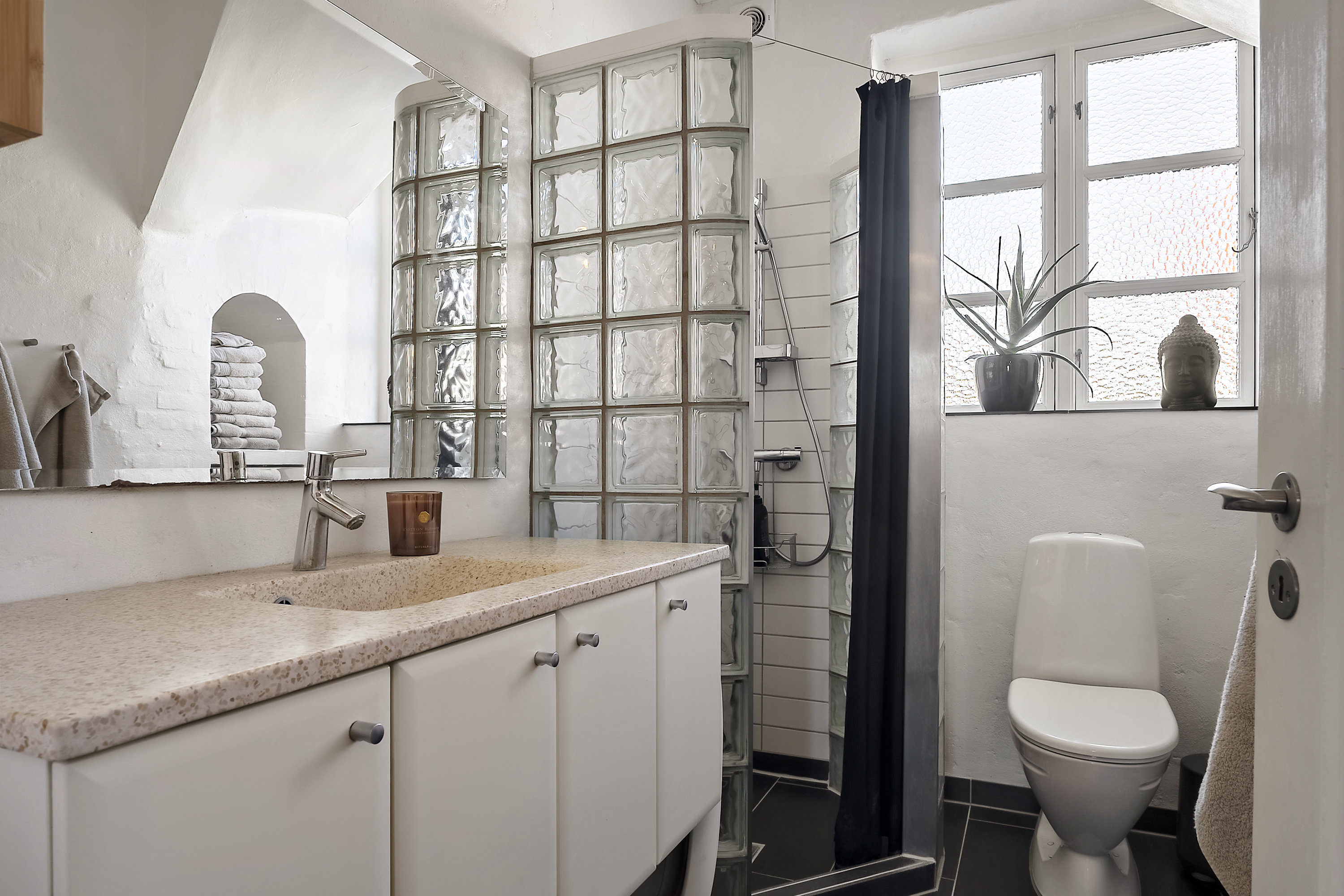 Fremhævet badeværelse billede i fuldskærmstilstand. Billede af Odinsgade 18, 8700 Horsens