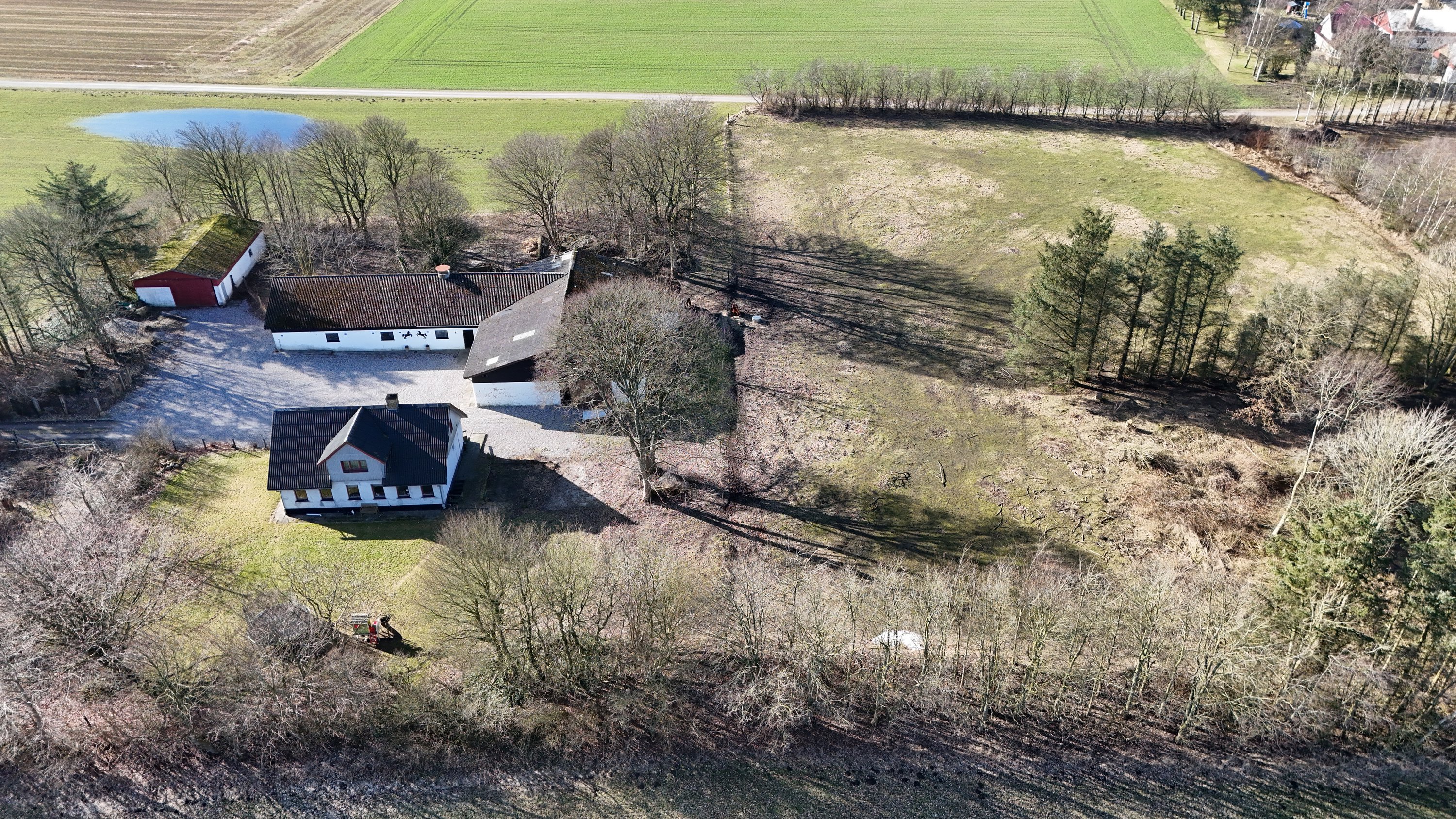 Fremhævet drone billede i fuldskærmstilstand. Billede af Ll Gandrupgårdsvej 4, Gandrup, 9510 Arden