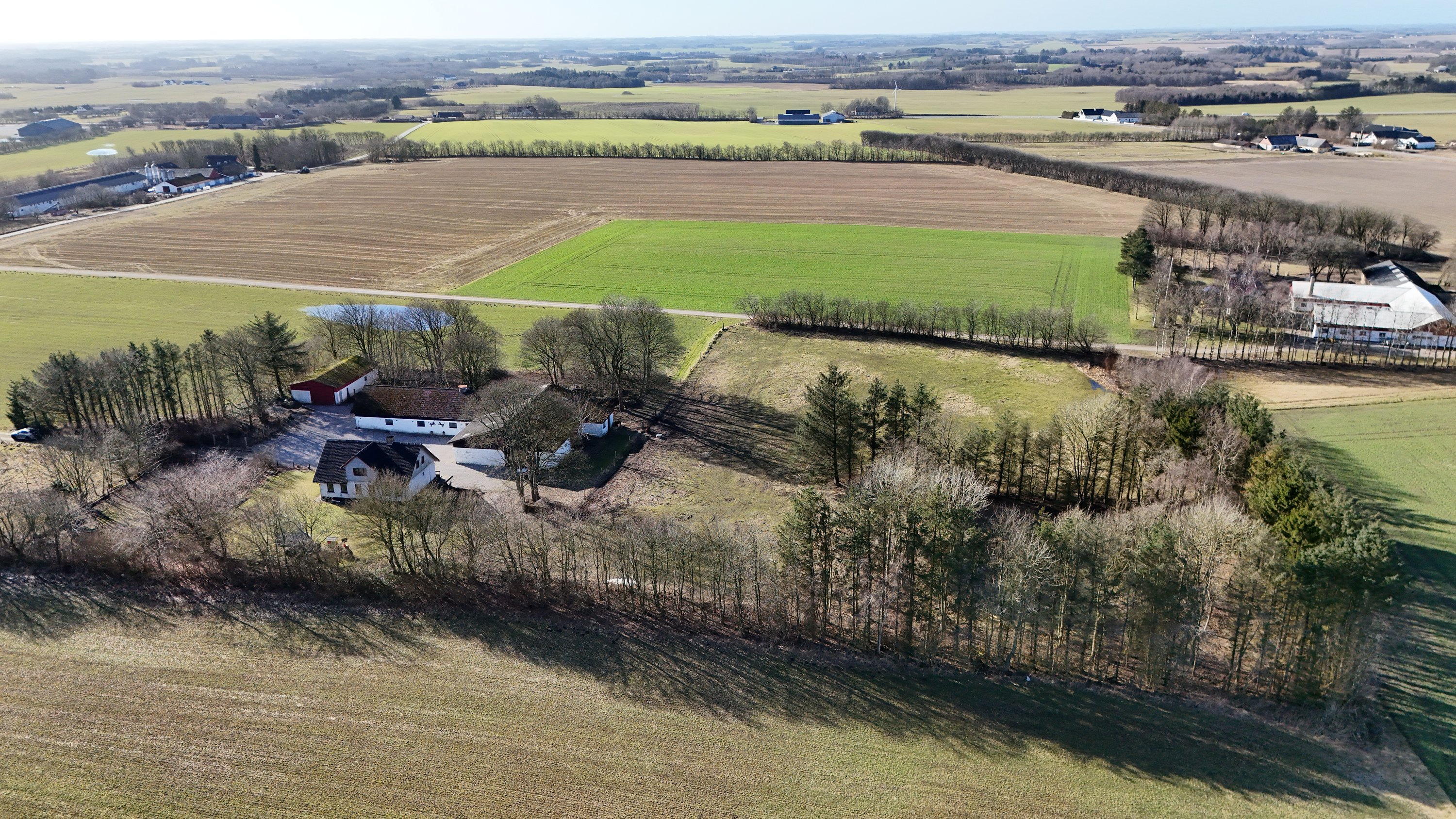 Fremhævet drone billede i fuldskærmstilstand. Billede af Ll Gandrupgårdsvej 4, Gandrup, 9510 Arden