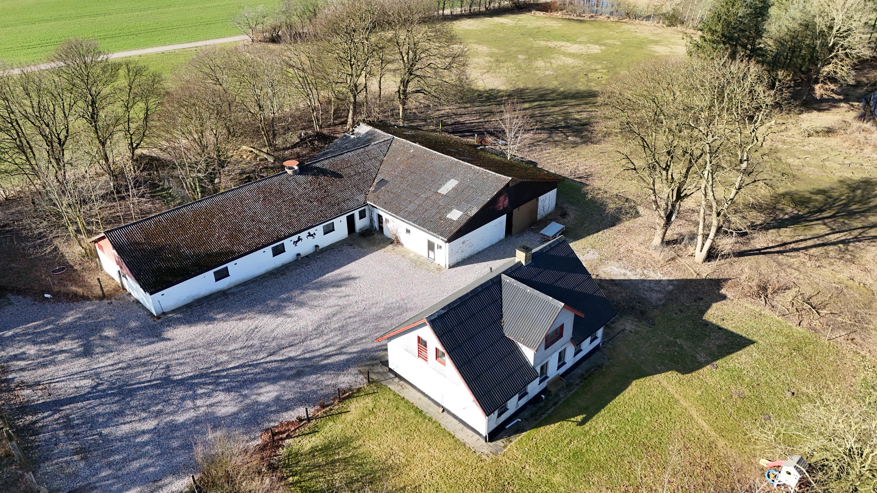 Fremhævet drone billede i fuldskærmstilstand. Billede af Ll Gandrupgårdsvej 4, Gandrup, 9510 Arden