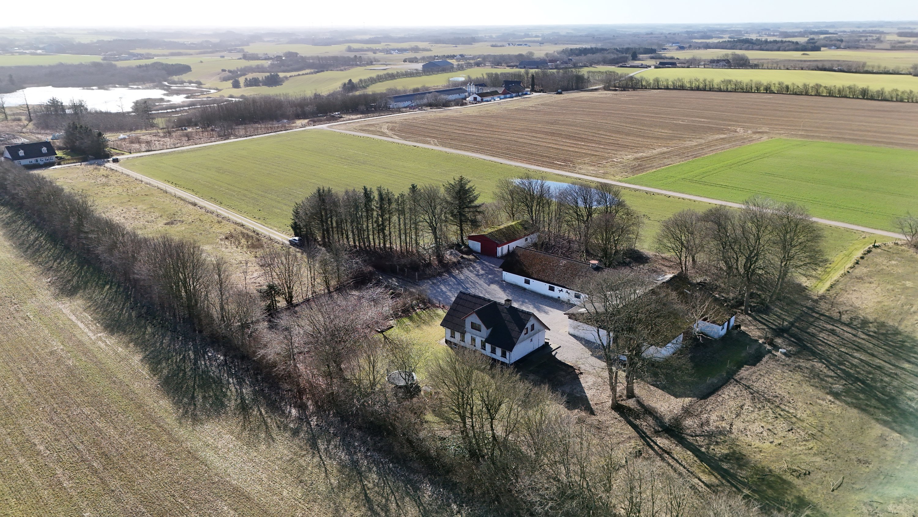 Fremhævet drone billede i fuldskærmstilstand. Billede af Ll Gandrupgårdsvej 4, Gandrup, 9510 Arden