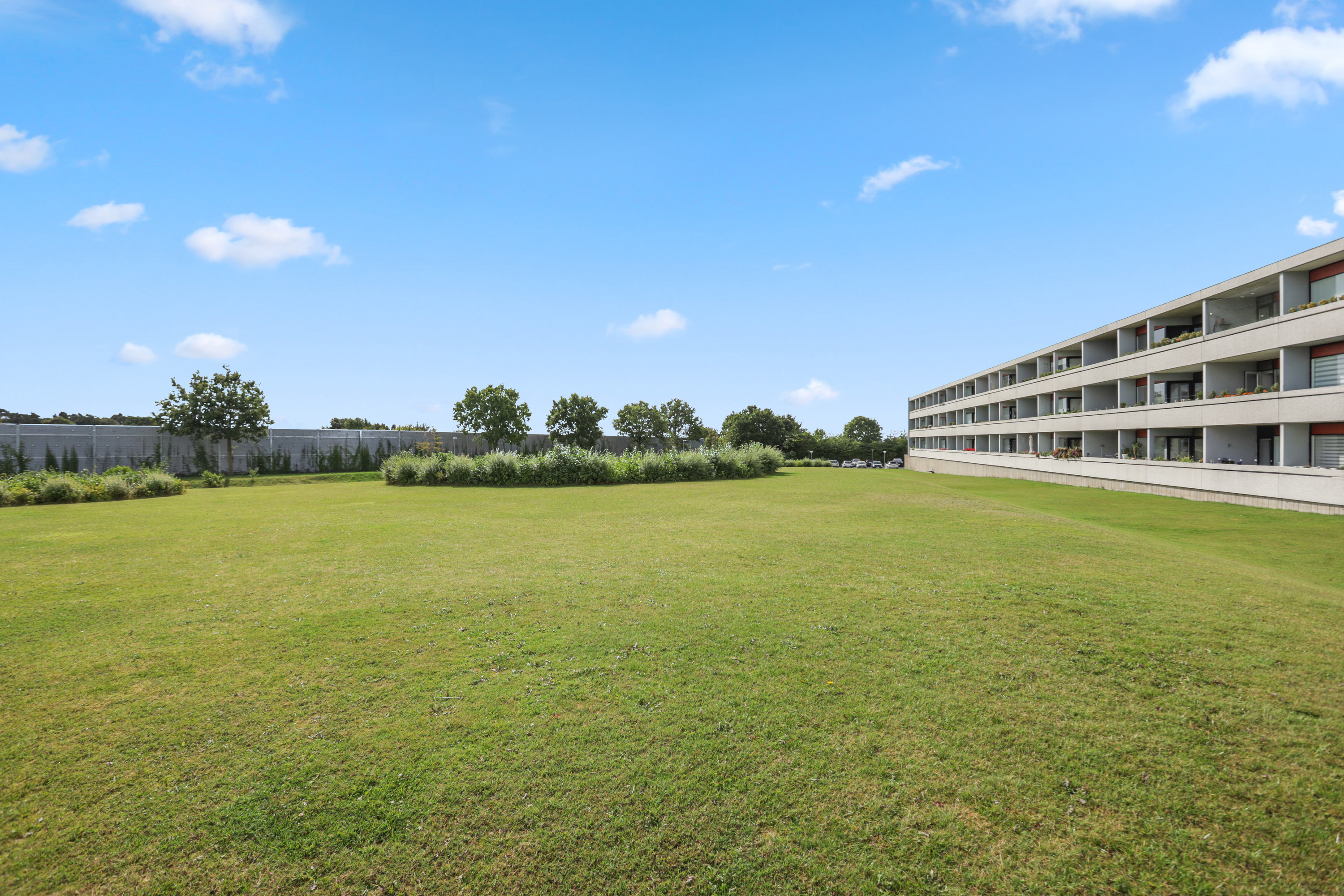 Fremhævet  billede i fuldskærmstilstand. Billede af Juelsparken 42, st.. th., Gug, 9210 Aalborg SØ