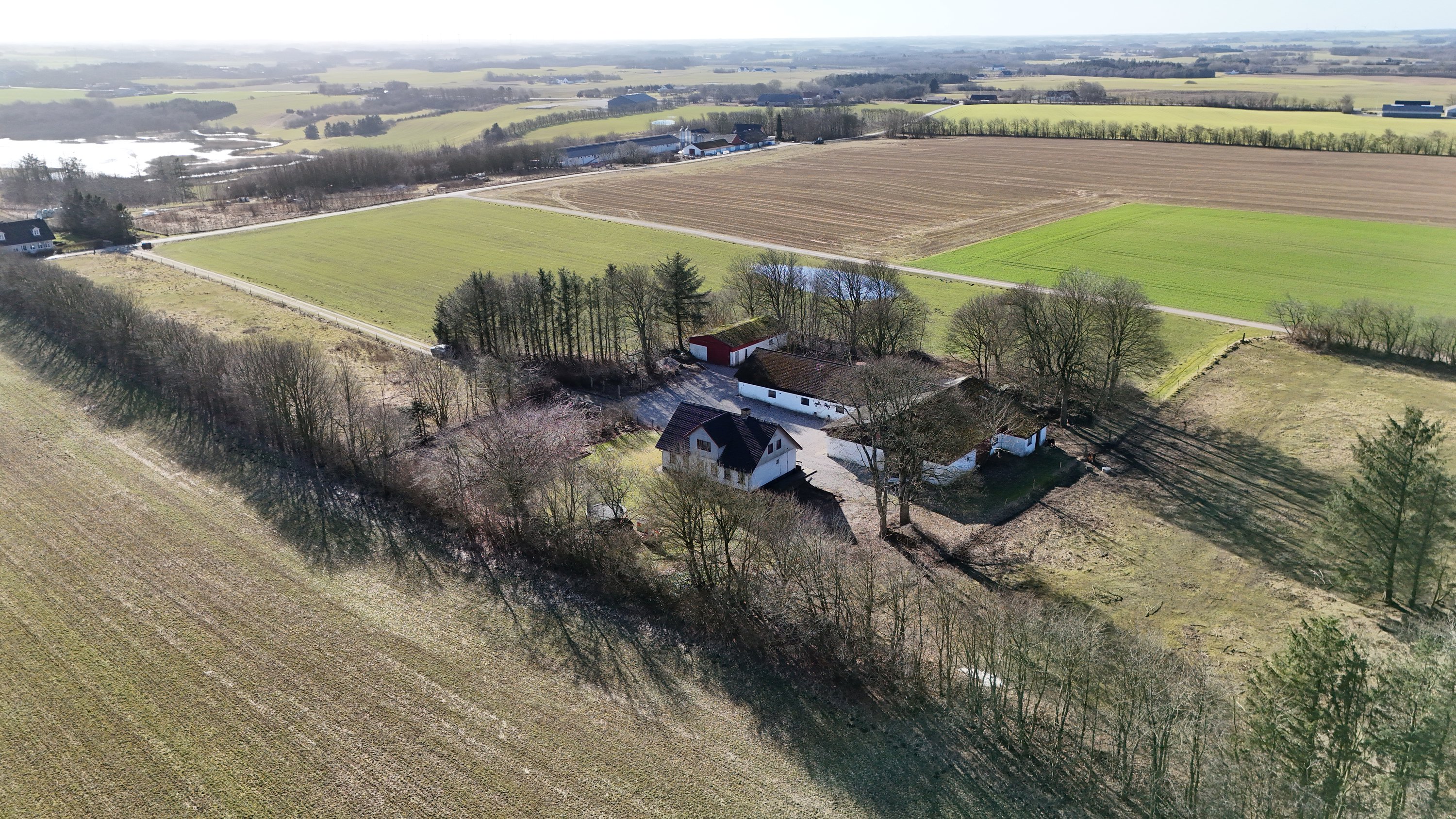 Fremhævet drone billede i fuldskærmstilstand. Billede af Ll Gandrupgårdsvej 4, Gandrup, 9510 Arden