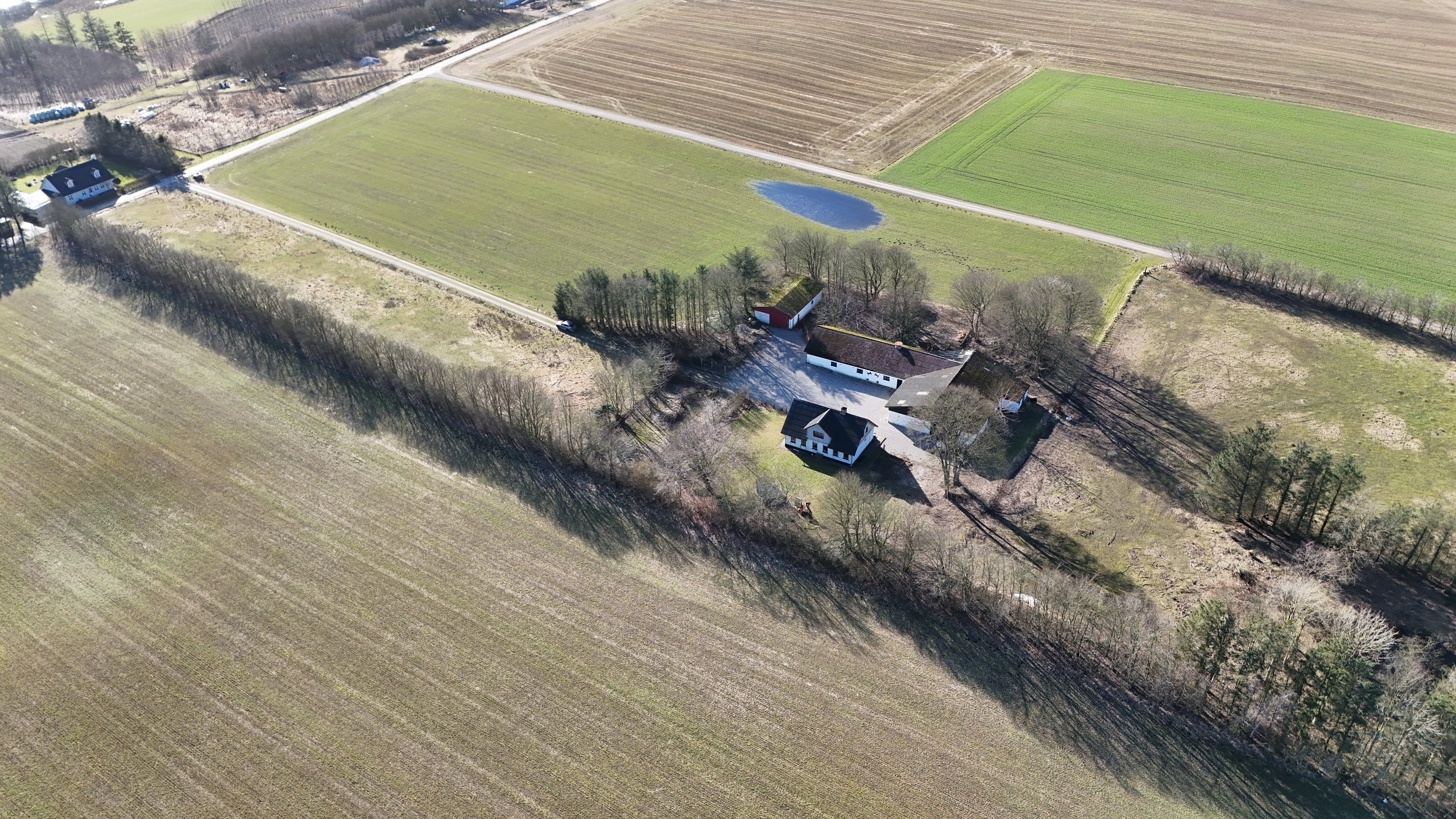 Fremhævet drone billede i fuldskærmstilstand. Billede af Ll Gandrupgårdsvej 4, Gandrup, 9510 Arden