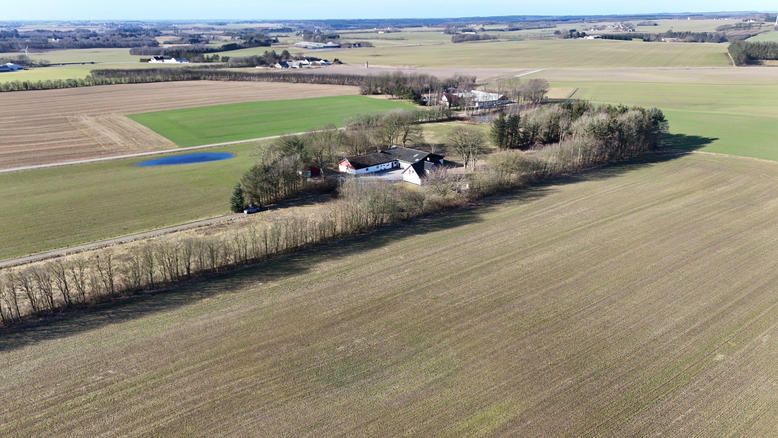 Fremhævet drone billede i fuldskærmstilstand. Billede af Ll Gandrupgårdsvej 4, Gandrup, 9510 Arden