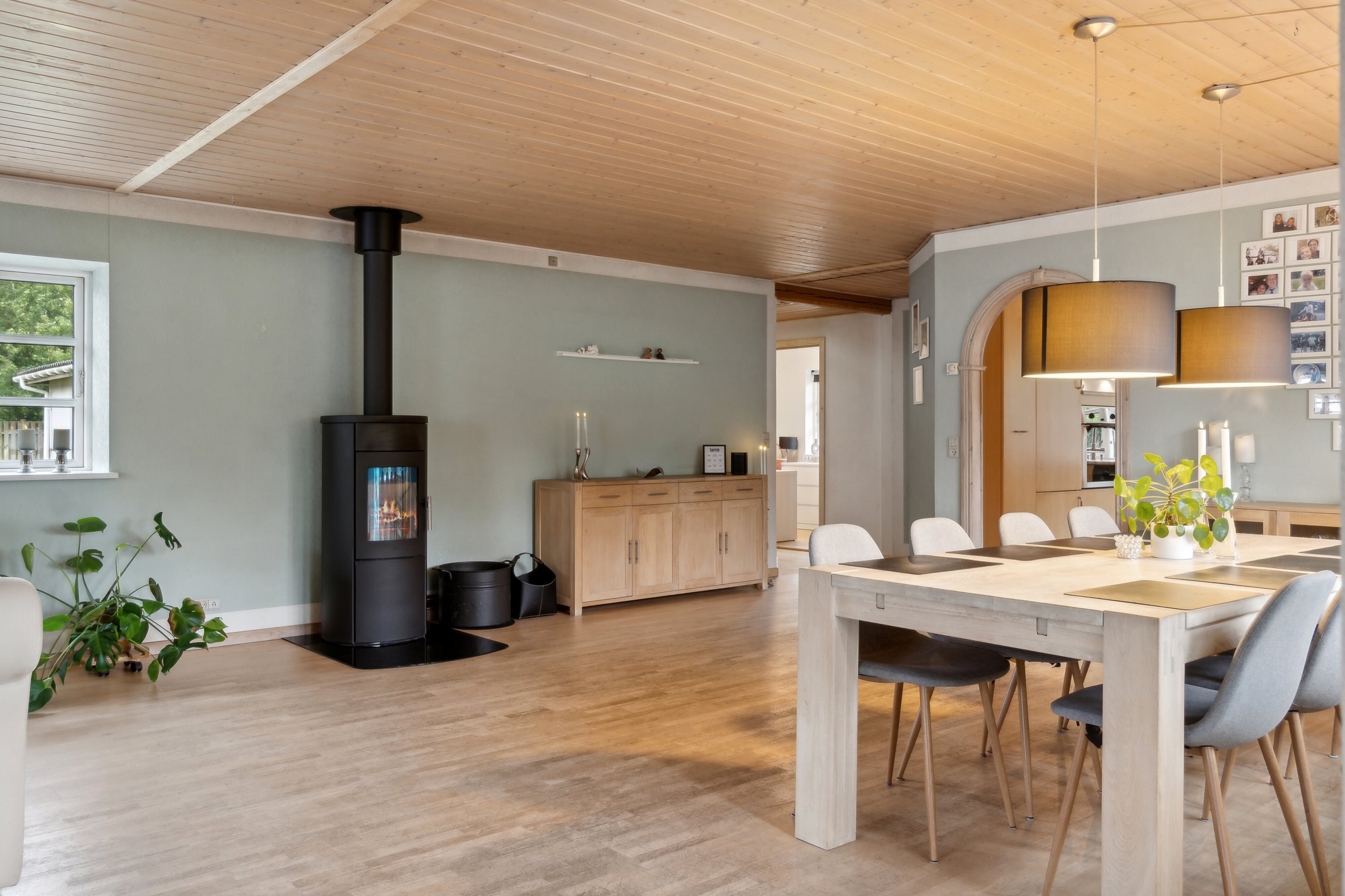 Fremhævet spisestue billede i fuldskærmstilstand. Billede af Lærkevej 34, Ellinge Lyng, 4560 Vig