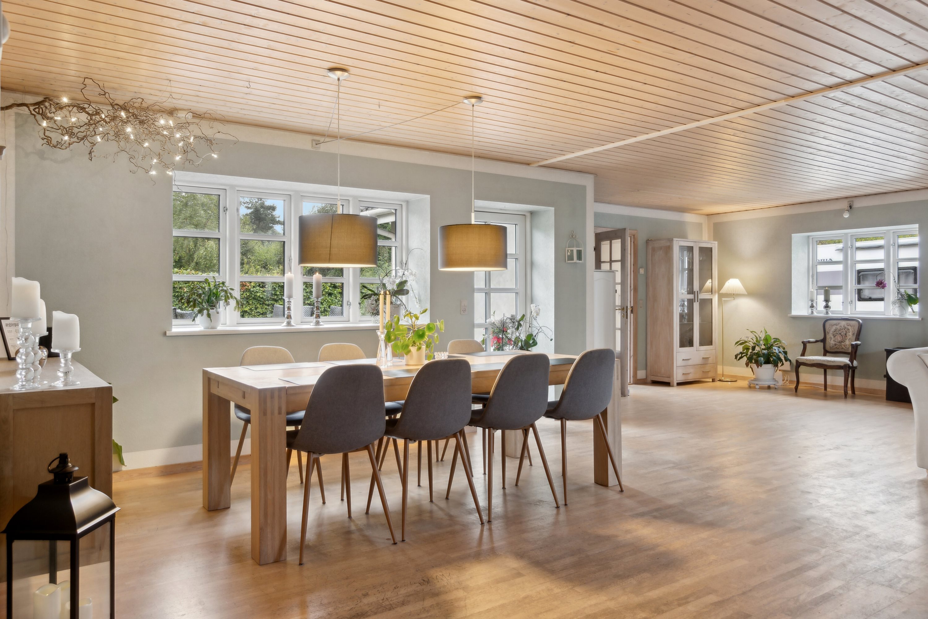 Fremhævet spiseplads billede i fuldskærmstilstand. Billede af Lærkevej 34, Ellinge Lyng, 4560 Vig