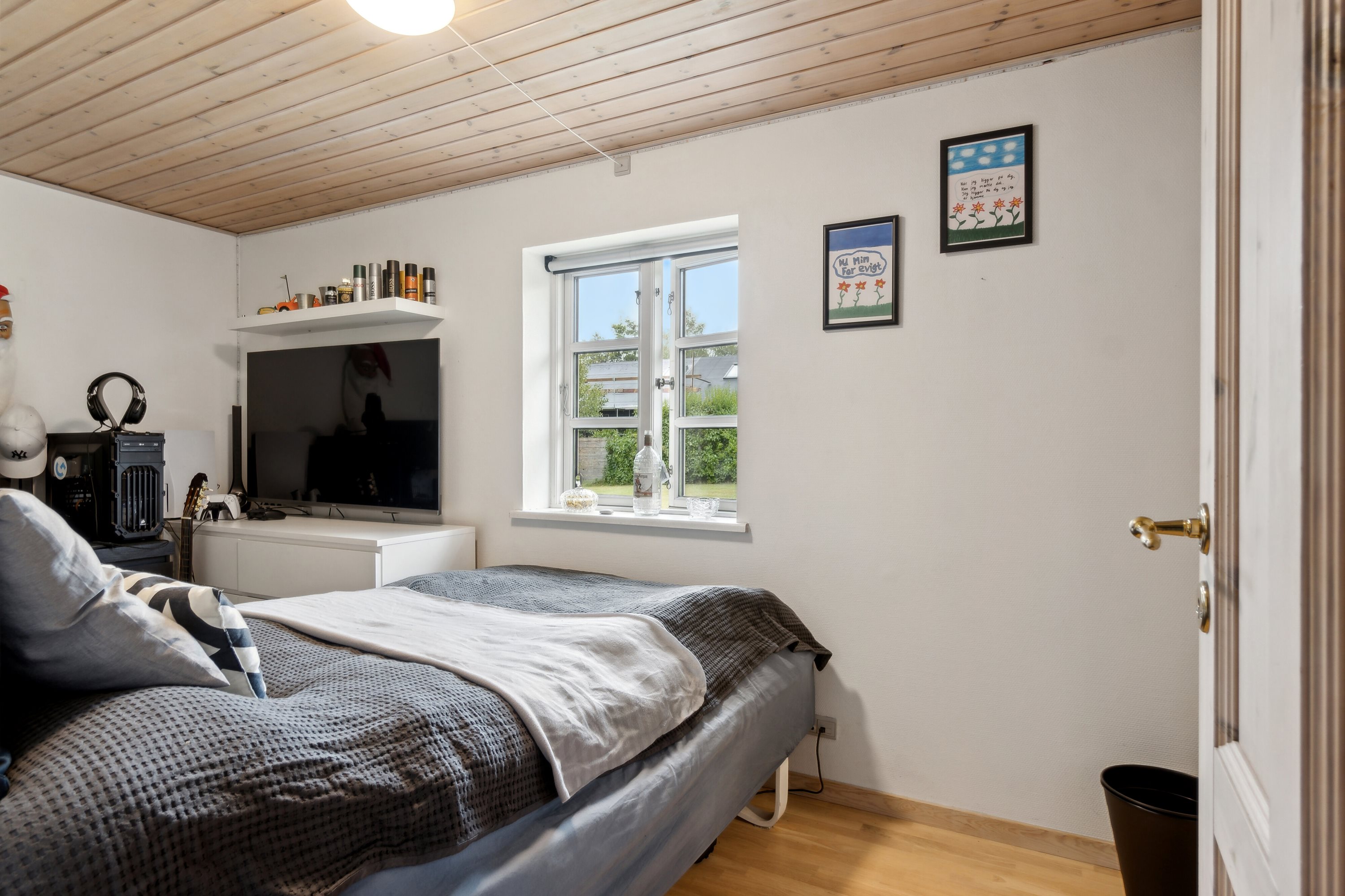 Fremhævet soveværelse billede i fuldskærmstilstand. Billede af Lærkevej 34, Ellinge Lyng, 4560 Vig