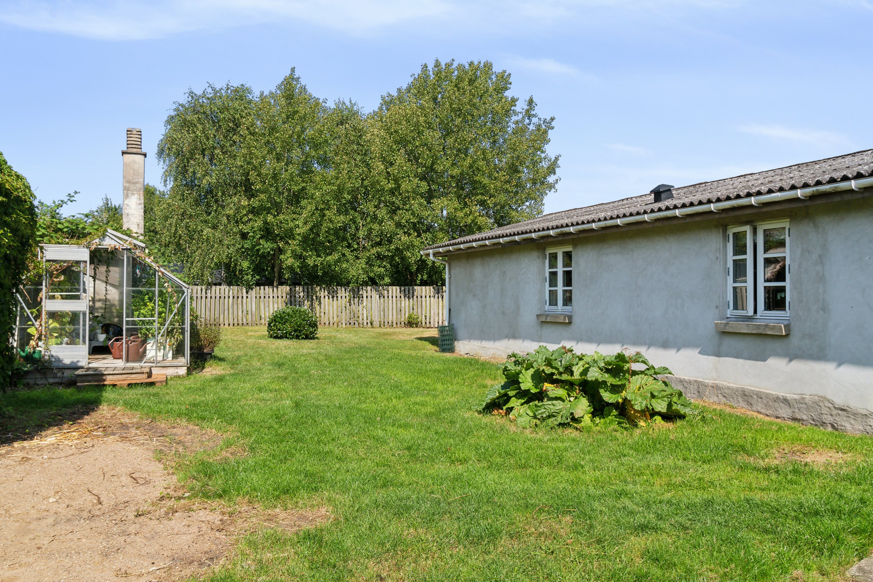 Fremhævet set fra haven billede i fuldskærmstilstand. Billede af Lærkevej 34, Ellinge Lyng, 4560 Vig