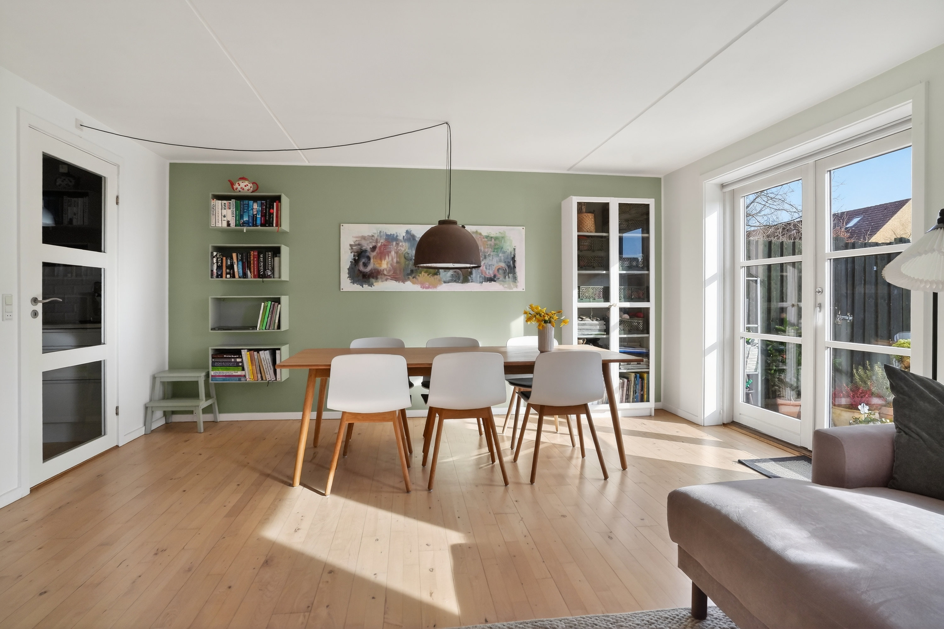 Fremhævet spisestue billede i fuldskærmstilstand. Billede af Skyttemosen 1, 3450 Allerød