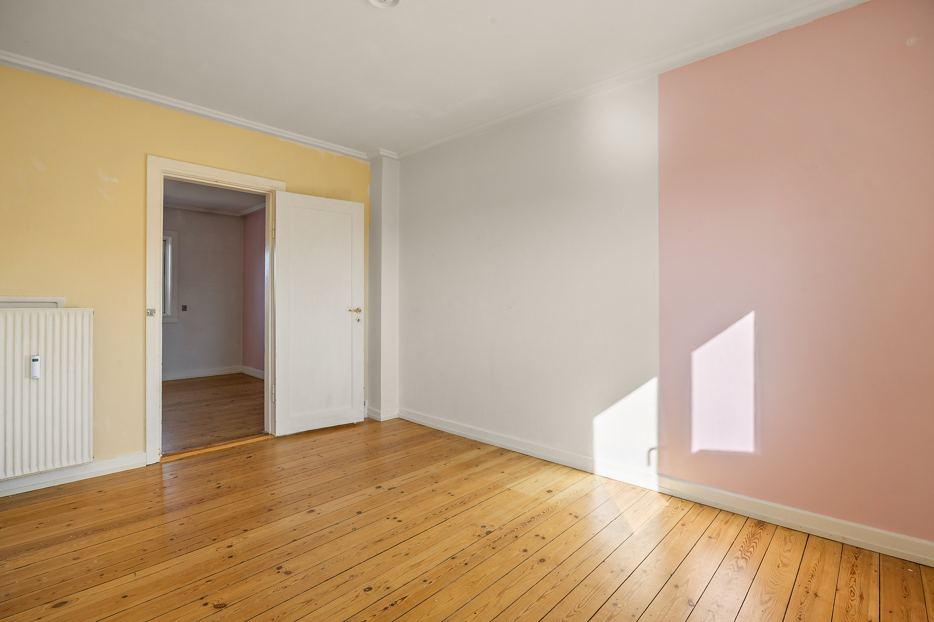 Fremhævet stue billede i fuldskærmstilstand. Billede af Mågevej 48, 3. tv., 2400 København NV