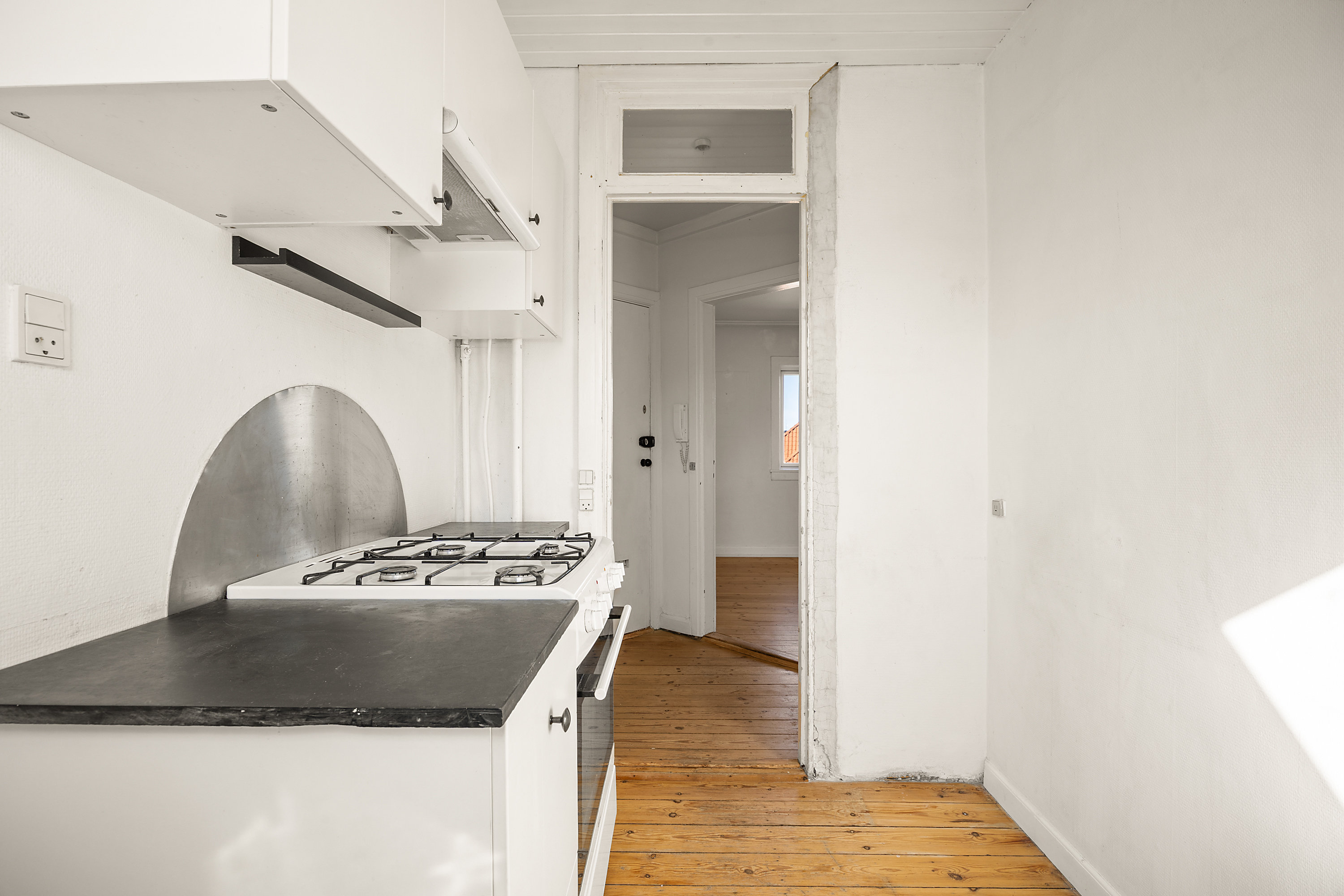 Fremhævet køkken billede i fuldskærmstilstand. Billede af Mågevej 48, 3. tv., 2400 København NV