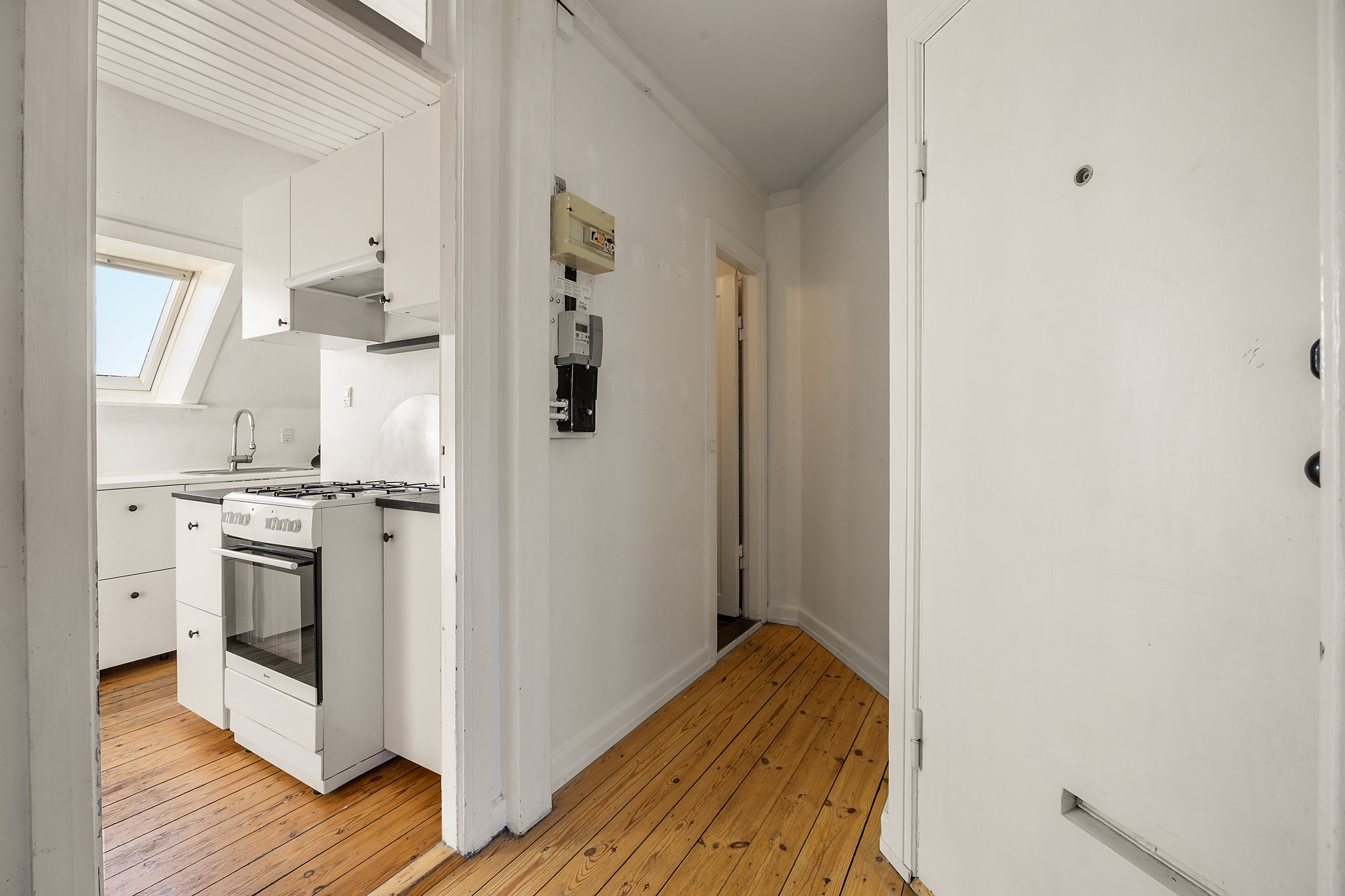 Fremhævet entré billede i fuldskærmstilstand. Billede af Mågevej 48, 3. tv., 2400 København NV