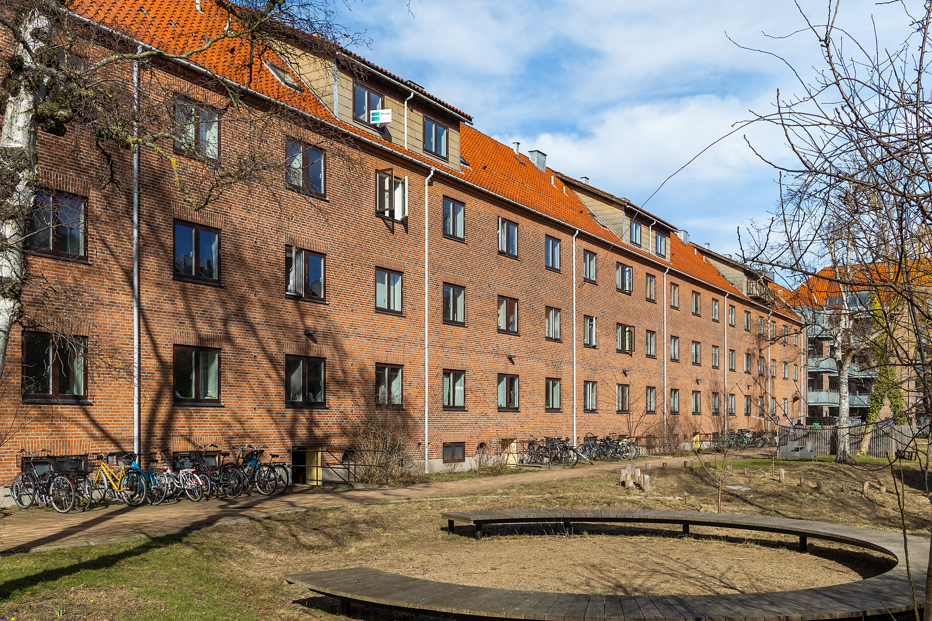 Fremhævet gårdmiljø billede i fuldskærmstilstand. Billede af Mågevej 48, 3. tv., 2400 København NV