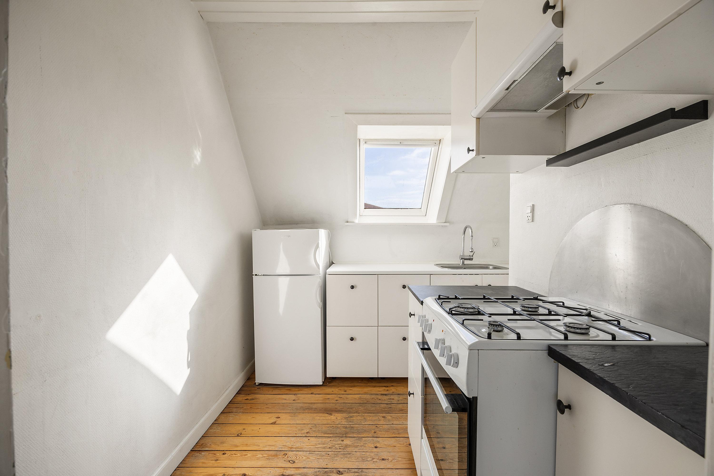 Fremhævet køkken billede i fuldskærmstilstand. Billede af Mågevej 48, 3. tv., 2400 København NV