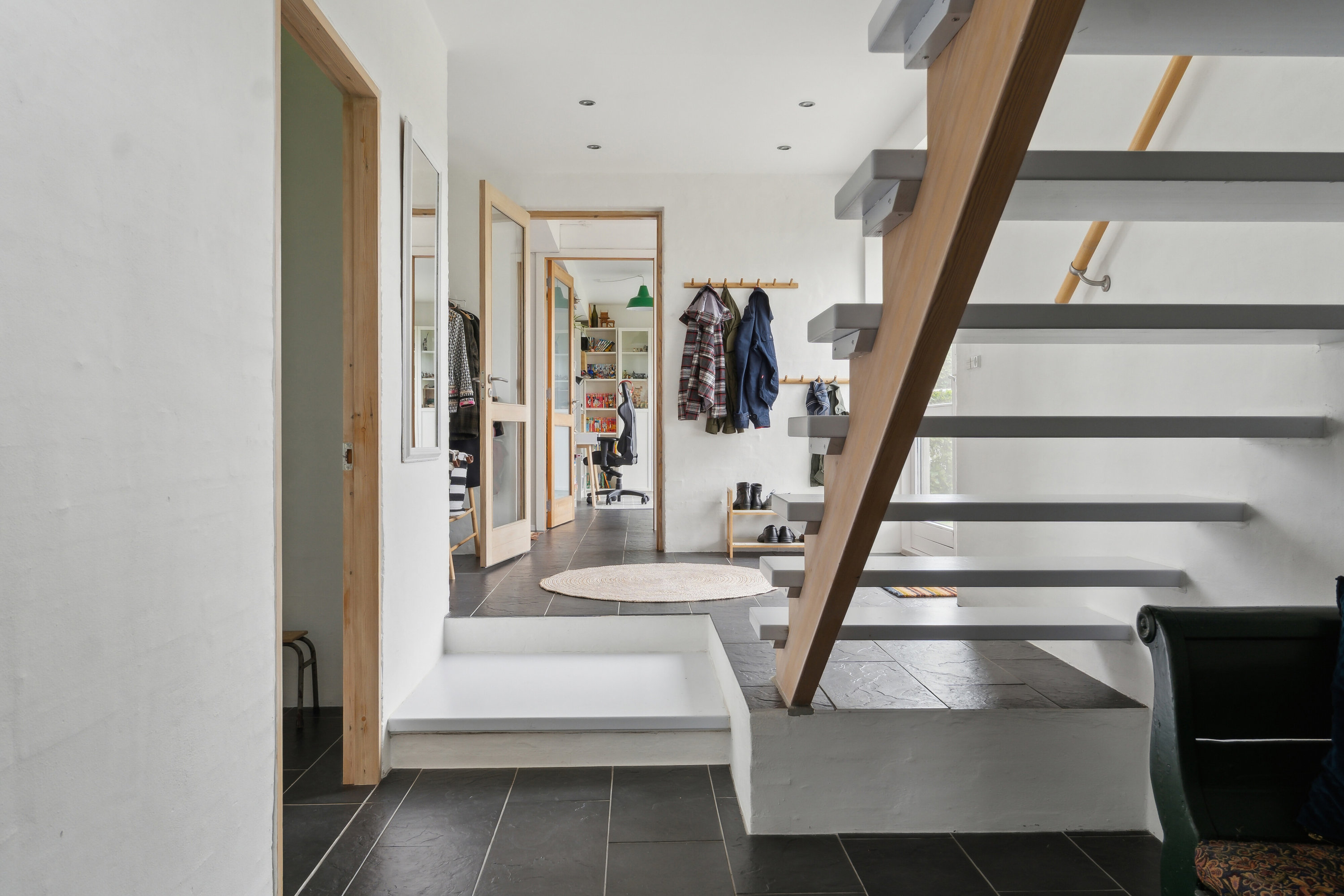 Fremhævet gang billede i fuldskærmstilstand. Billede af Rosevej 15, Ballen, 5762 Vester Skerninge