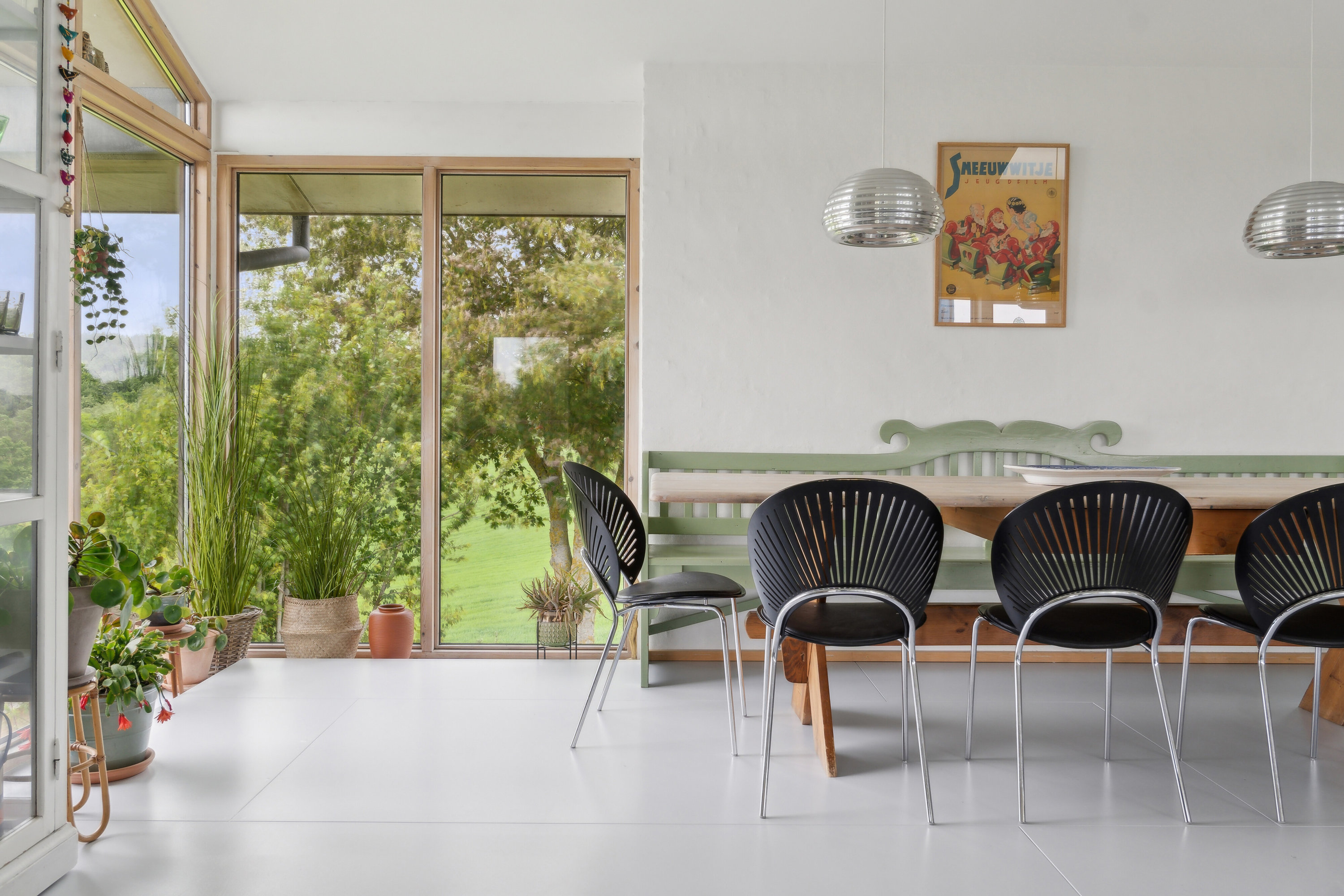 Fremhævet stue billede i fuldskærmstilstand. Billede af Rosevej 15, Ballen, 5762 Vester Skerninge