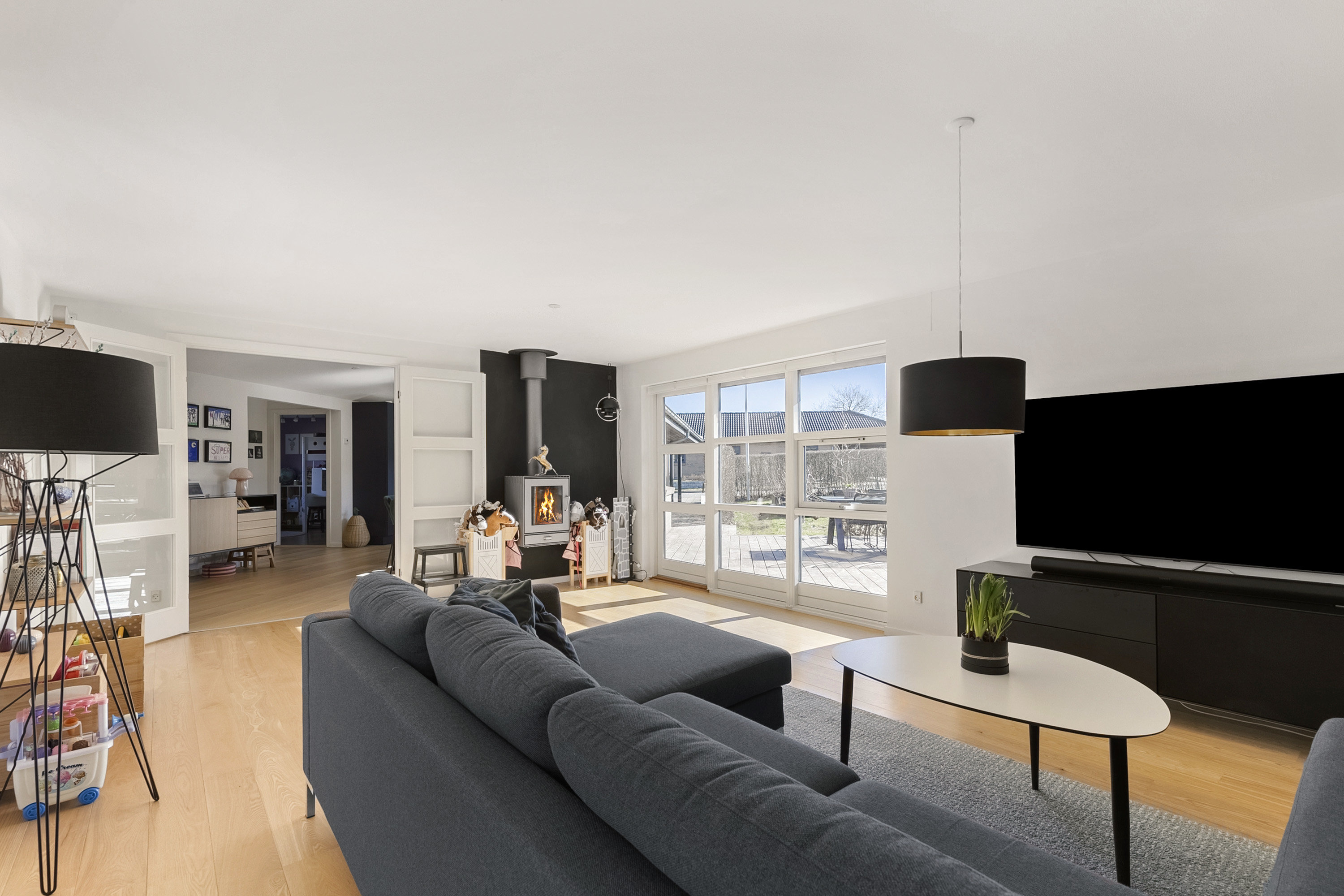 Fremhævet stue billede i fuldskærmstilstand. Billede af Elgårdsmindelunden 129, 8362 Hørning