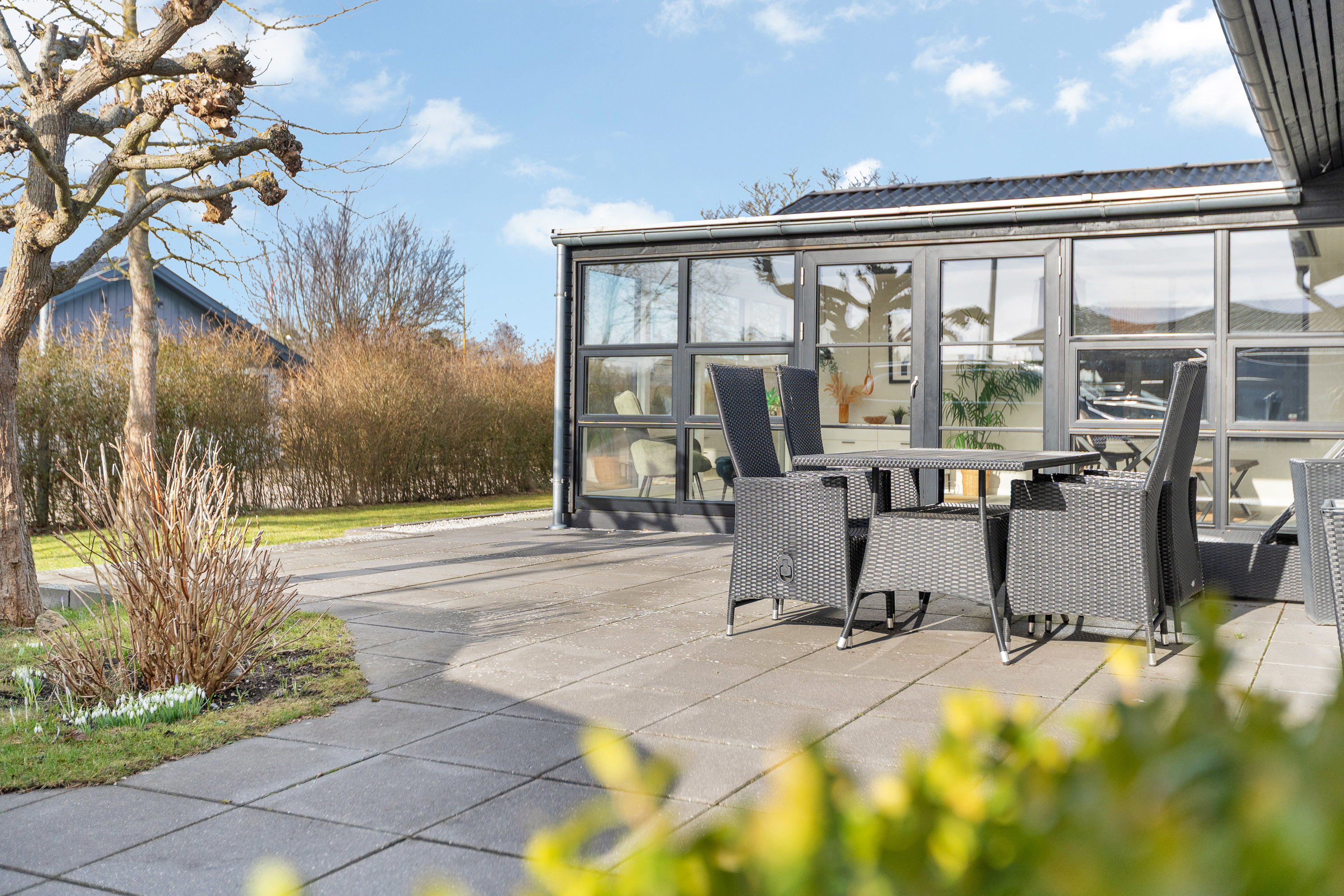 Fremhævet terrasse billede i fuldskærmstilstand. Billede af Vårbuen 62, 2750 Ballerup