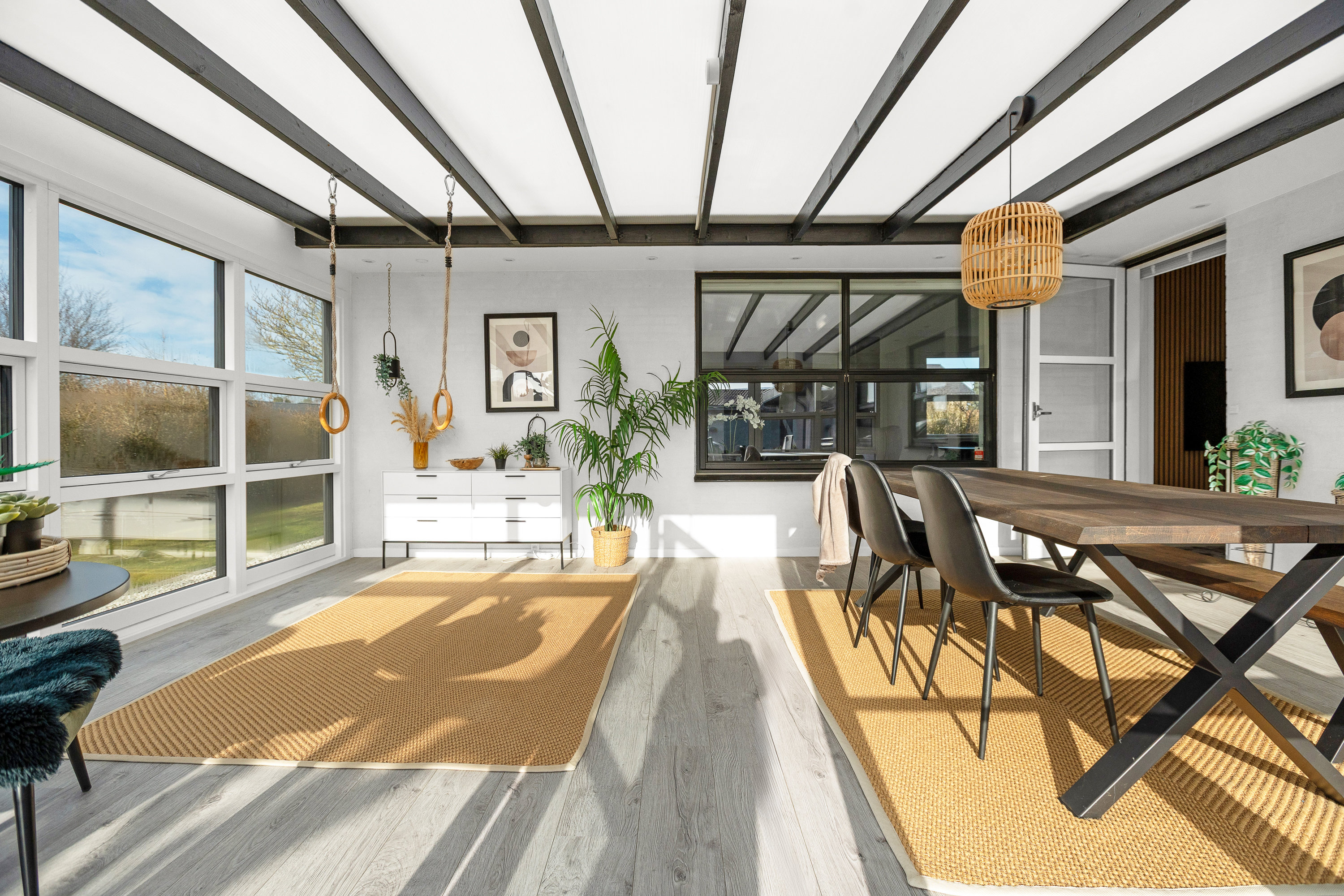 Fremhævet stue billede i fuldskærmstilstand. Billede af Vårbuen 62, 2750 Ballerup