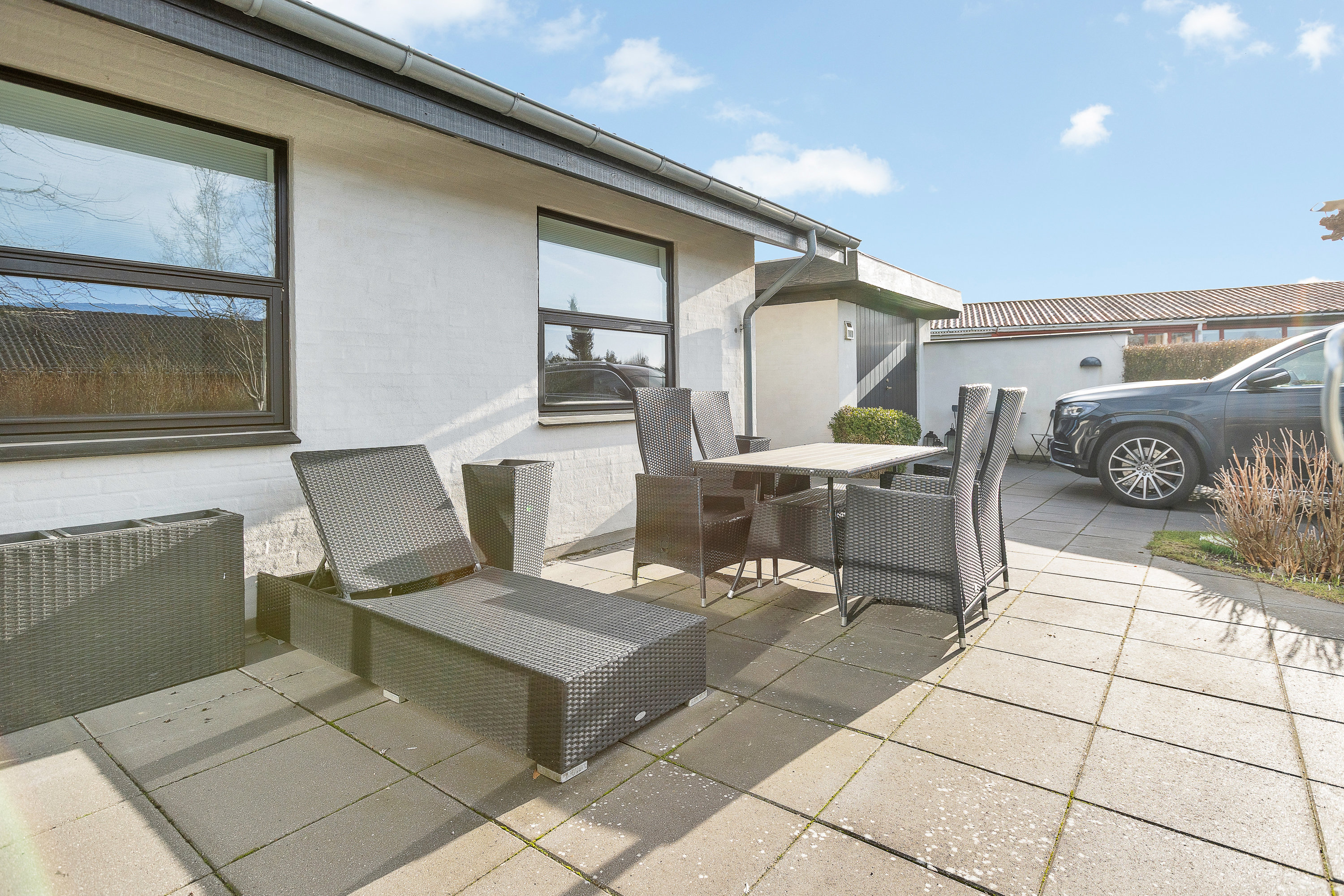 Fremhævet terrasse billede i fuldskærmstilstand. Billede af Vårbuen 62, 2750 Ballerup