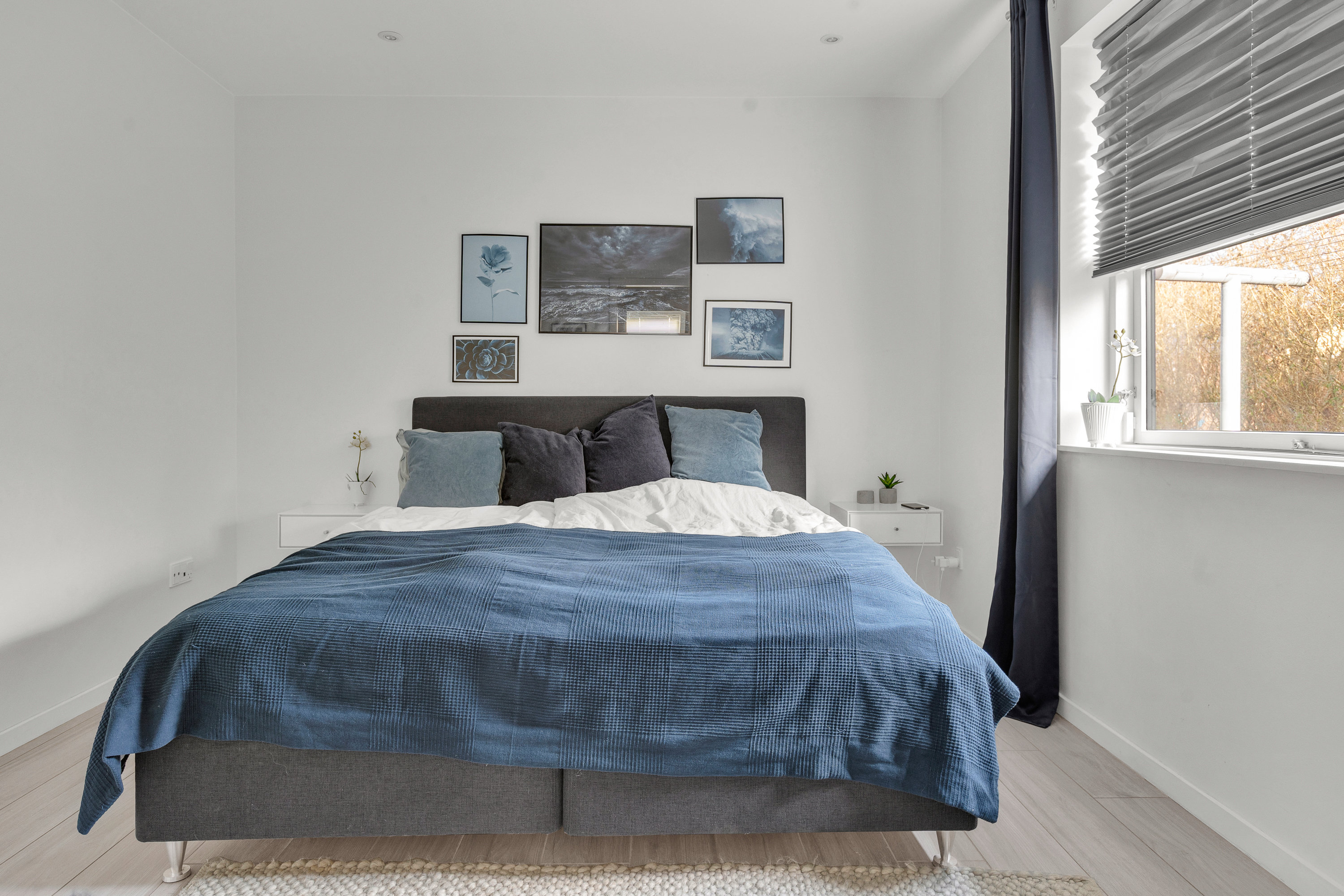 Fremhævet soveværelse billede i fuldskærmstilstand. Billede af Vårbuen 62, 2750 Ballerup