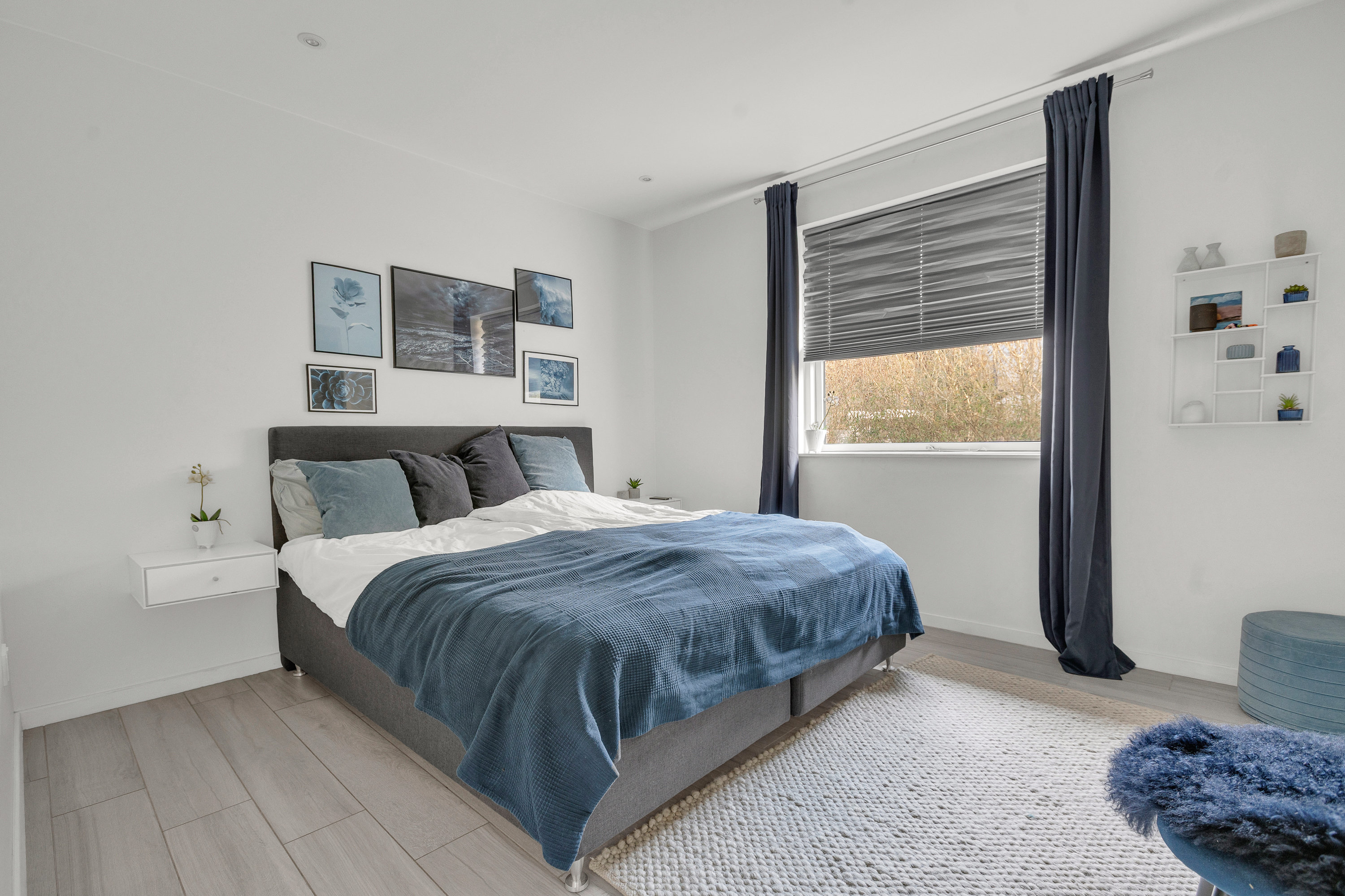 Fremhævet soveværelse billede i fuldskærmstilstand. Billede af Vårbuen 62, 2750 Ballerup