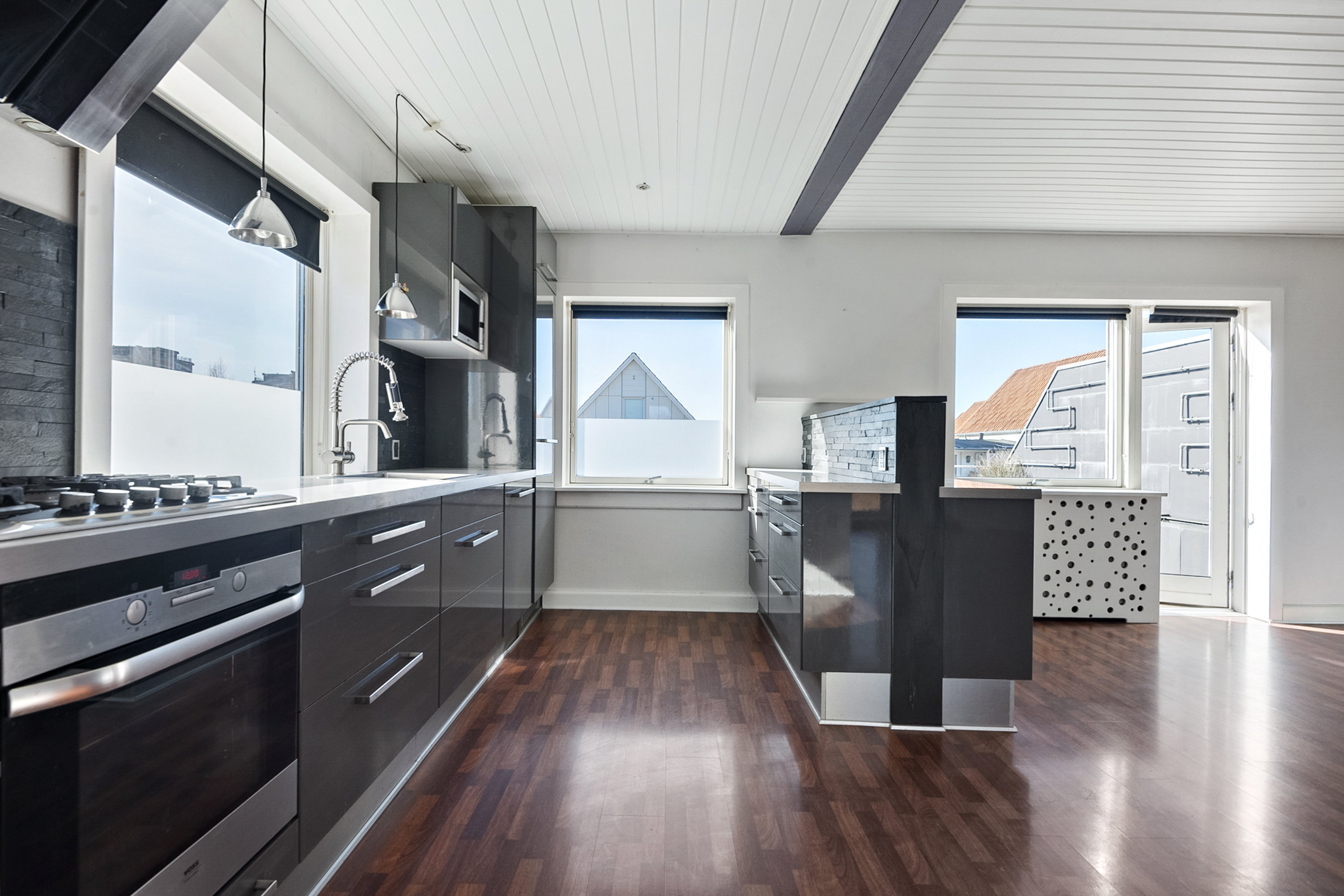 Fremhævet køkken billede i fuldskærmstilstand. Billede af Pilevej 17, 6705 Esbjerg Ø