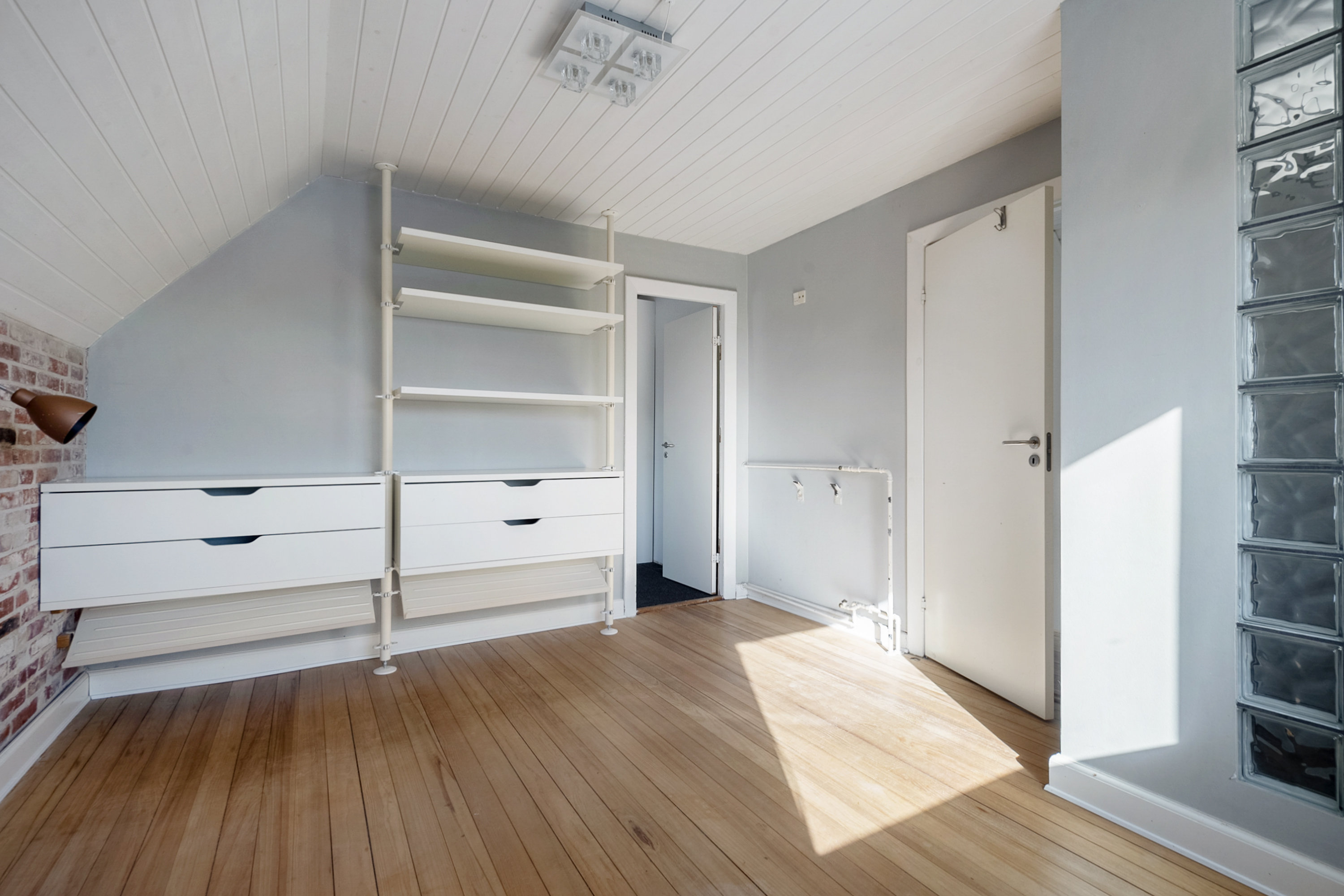 Fremhævet værelse billede i fuldskærmstilstand. Billede af Pilevej 17, 6705 Esbjerg Ø