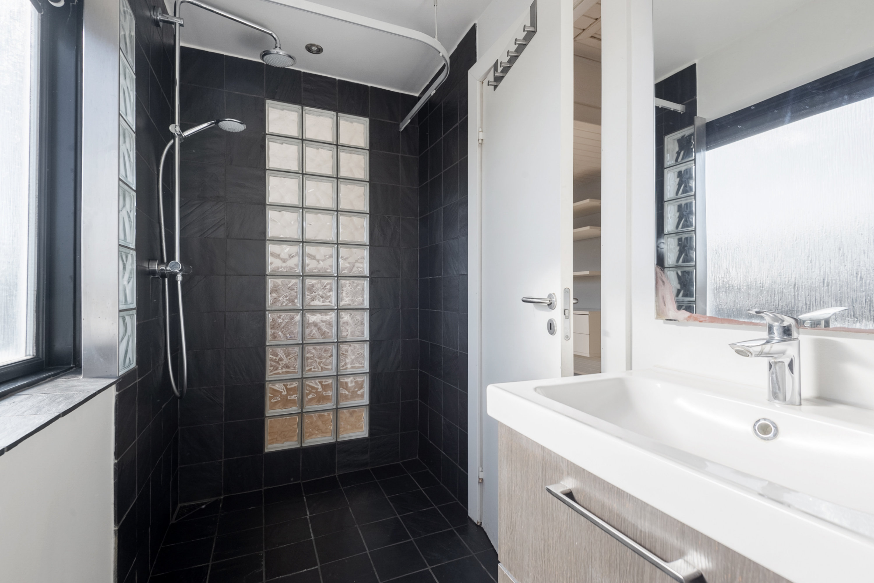 Fremhævet badeværelse billede i fuldskærmstilstand. Billede af Pilevej 17, 6705 Esbjerg Ø