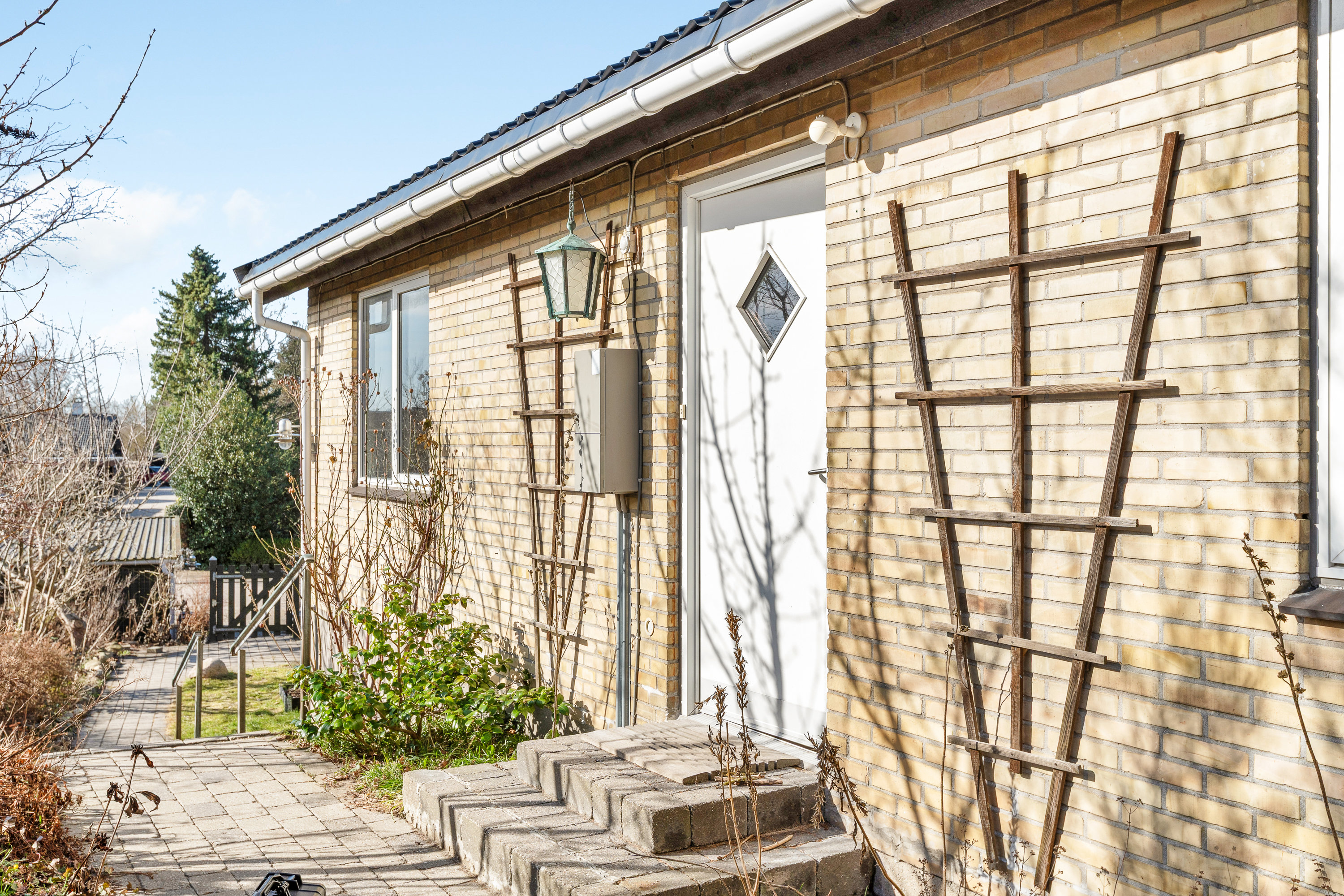 Fremhævet facade billede i fuldskærmstilstand. Billede af Søndervej 15B, 2750 Ballerup