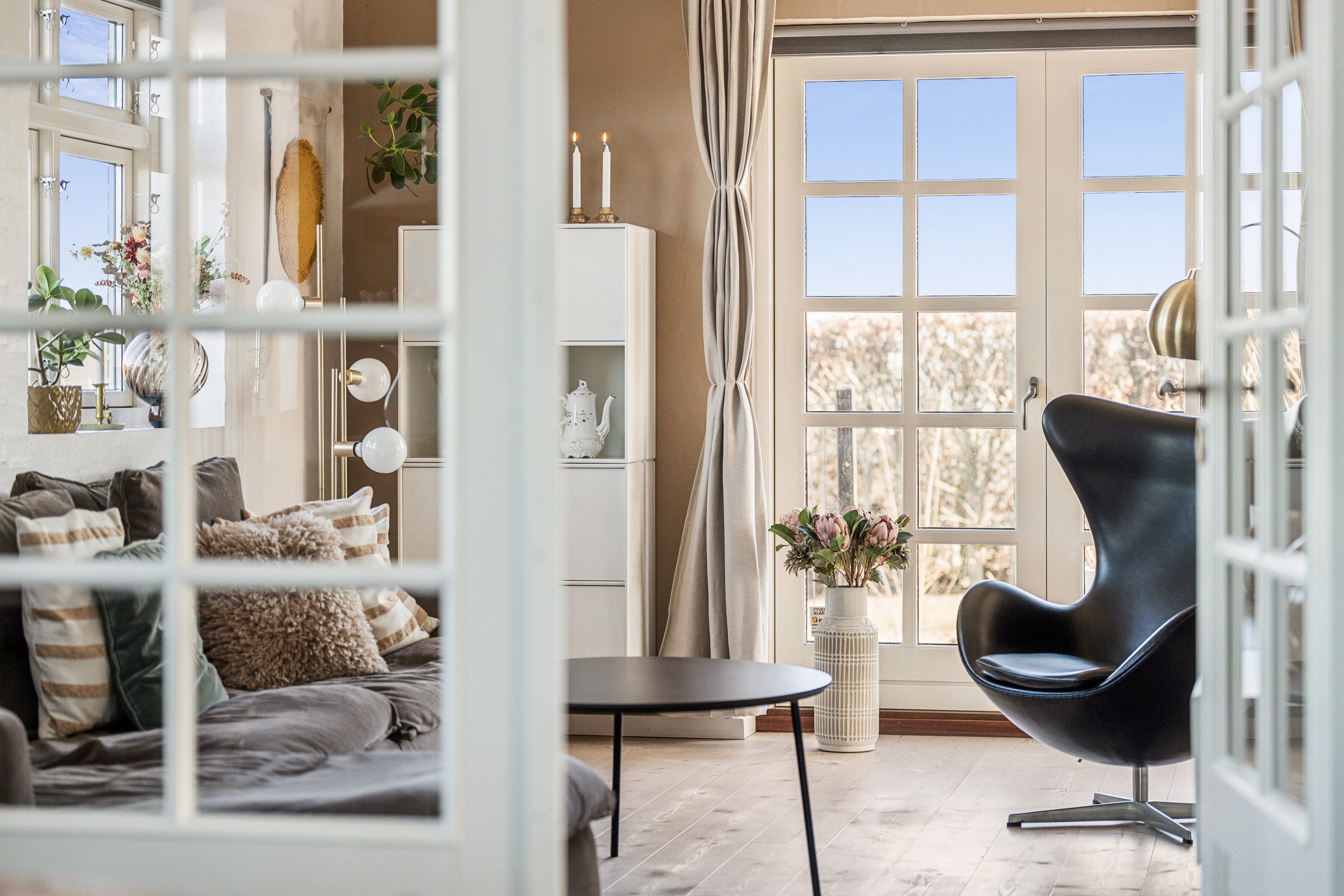 Fremhævet stue billede i fuldskærmstilstand. Billede af Fyrtøjet 1, 9240 Nibe