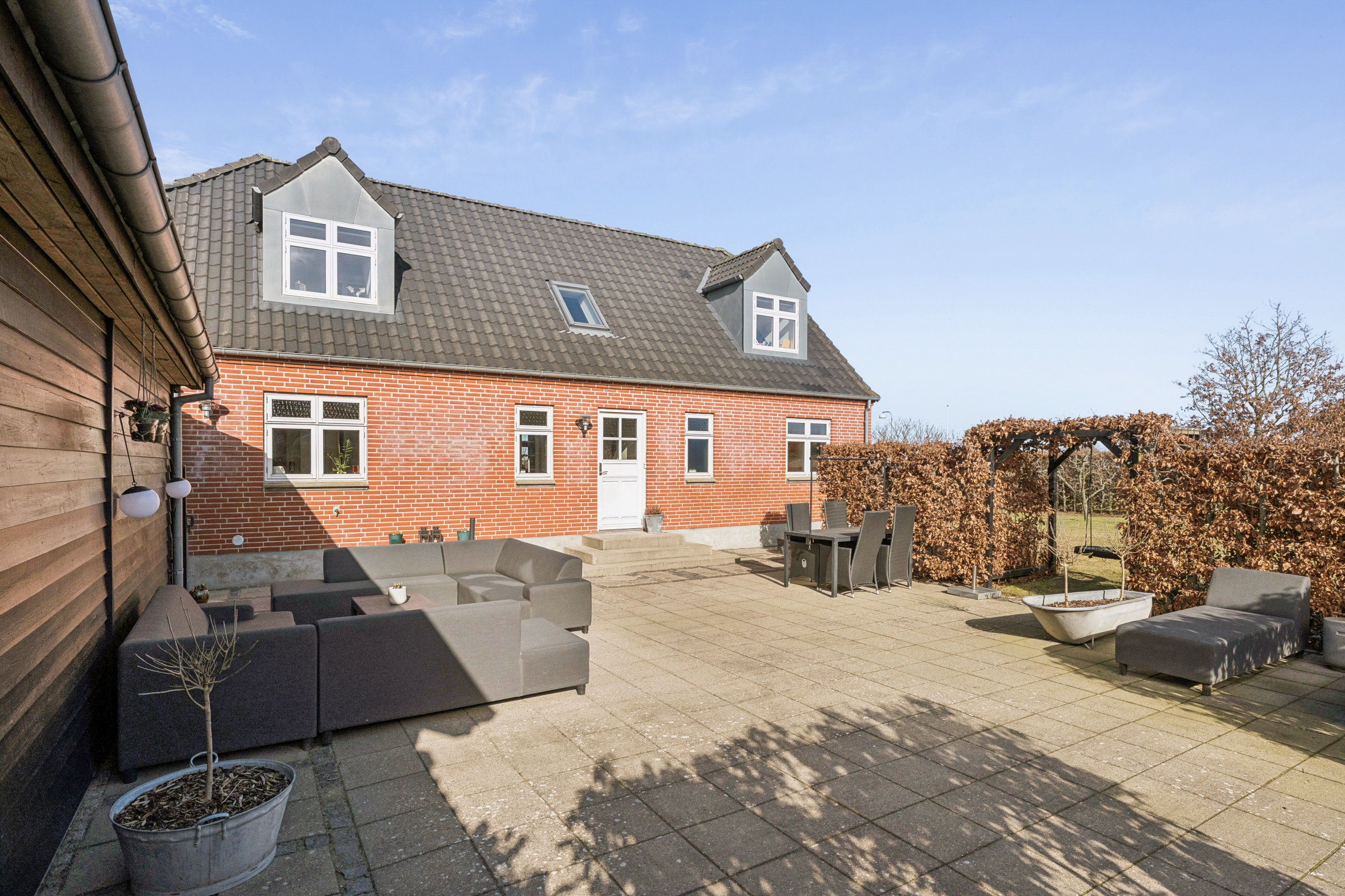 Fremhævet terrasse billede i fuldskærmstilstand. Billede af Fyrtøjet 1, 9240 Nibe