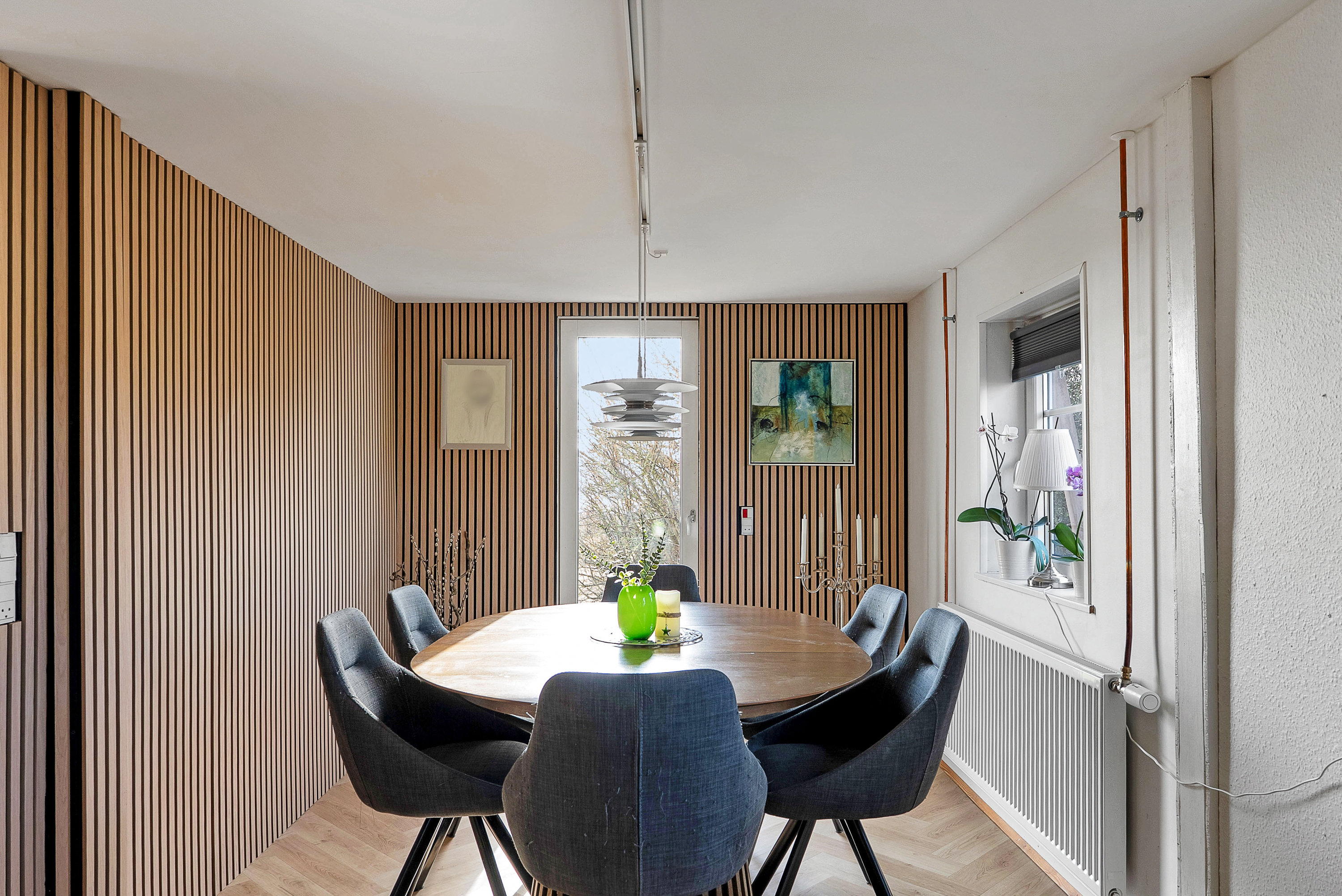 Fremhævet stue billede i fuldskærmstilstand. Billede af Rostrupvej 83, 5471 Søndersø