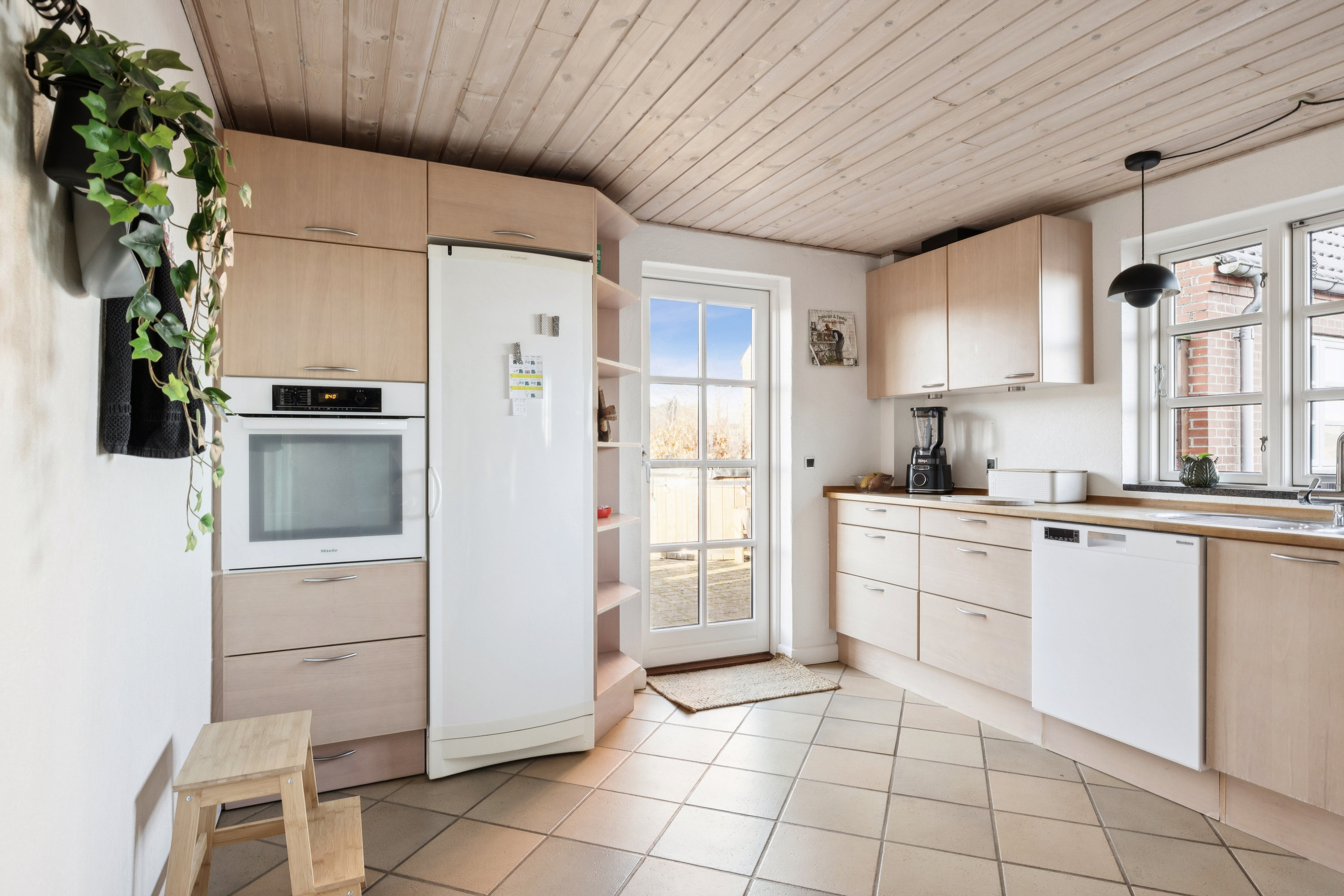 Fremhævet køkken billede i fuldskærmstilstand. Billede af Gammelstrupvej 12, 8831 Løgstrup