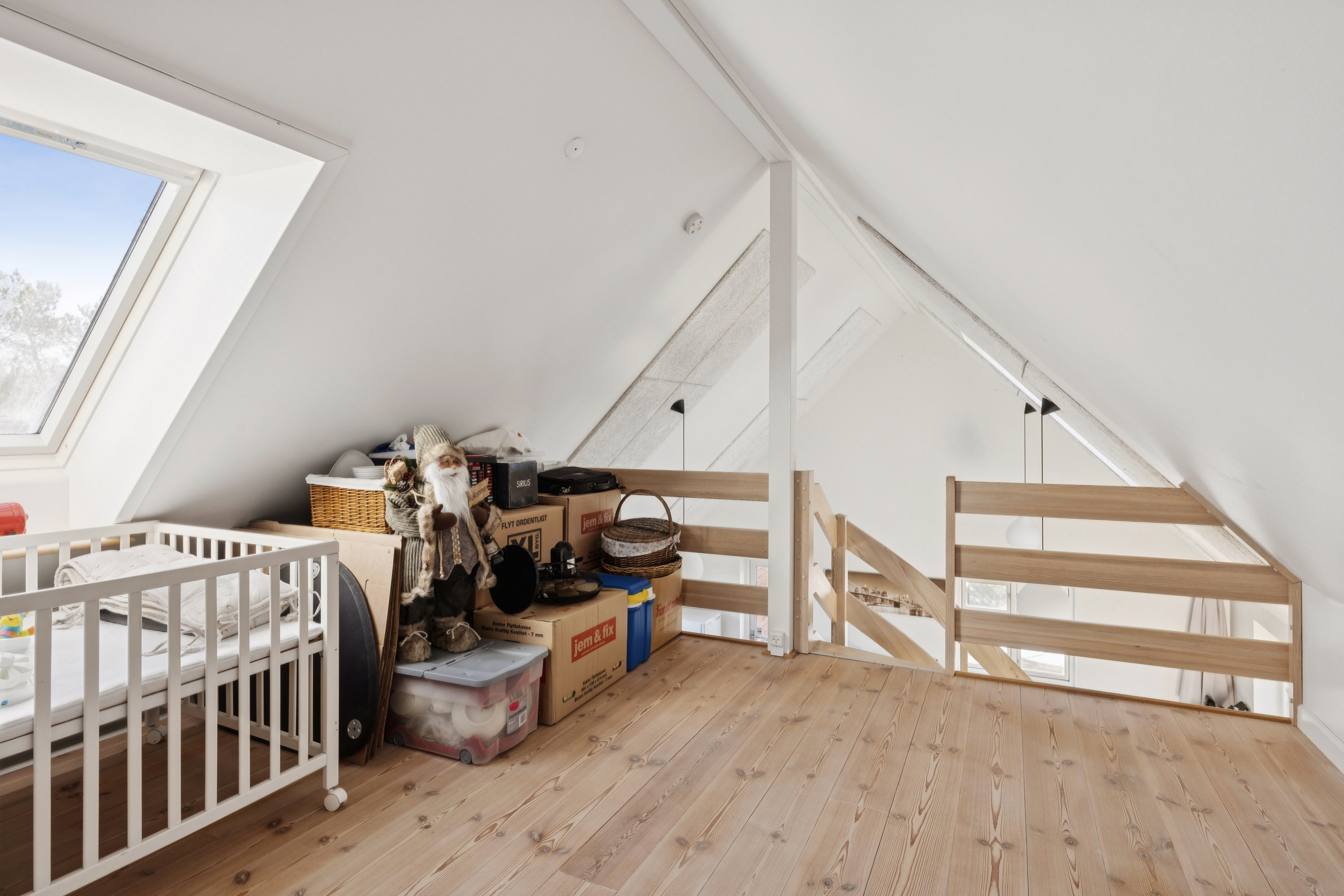 Fremhævet værelse billede i fuldskærmstilstand. Billede af Gammelstrupvej 12, 8831 Løgstrup