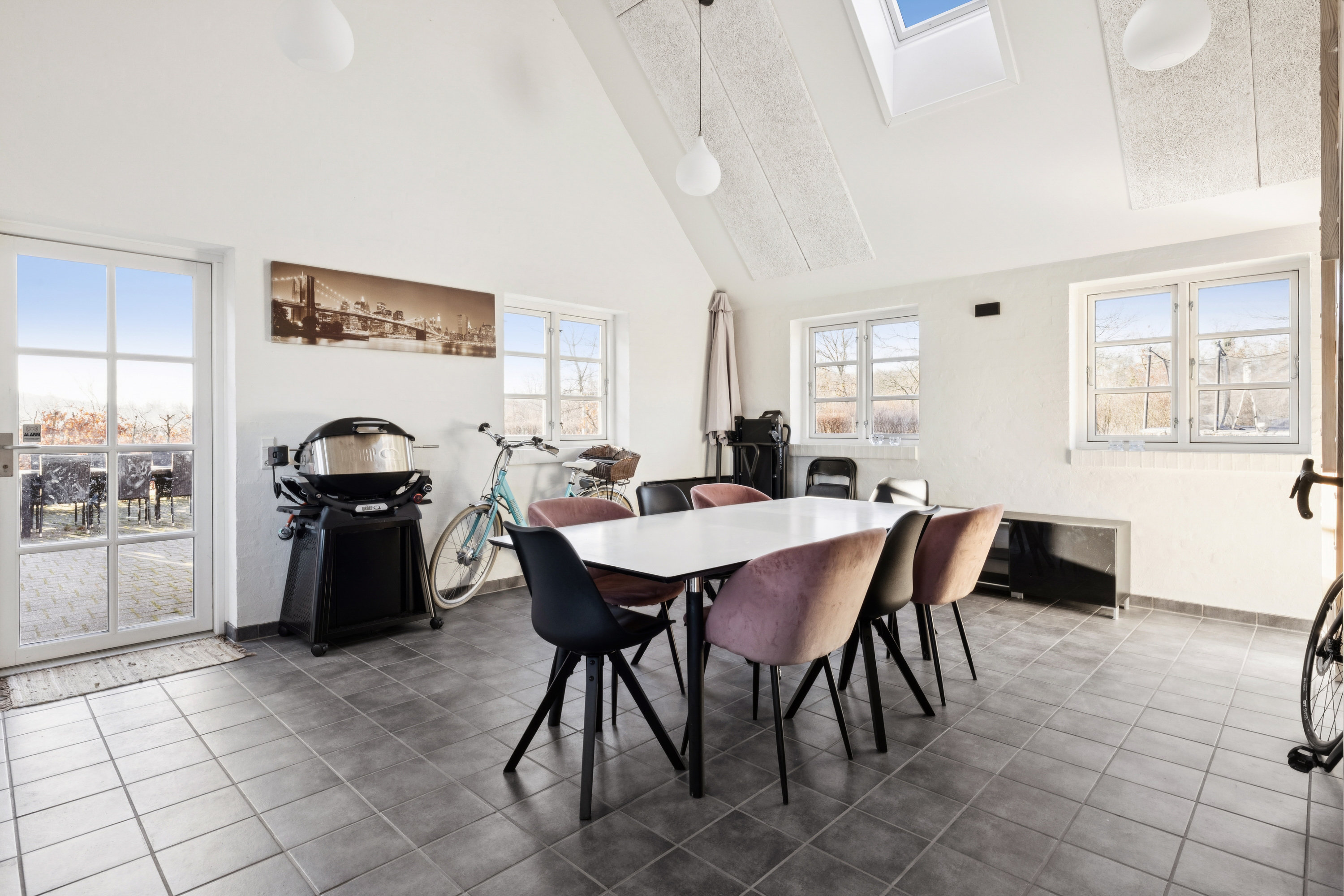 Fremhævet stue billede i fuldskærmstilstand. Billede af Gammelstrupvej 12, 8831 Løgstrup