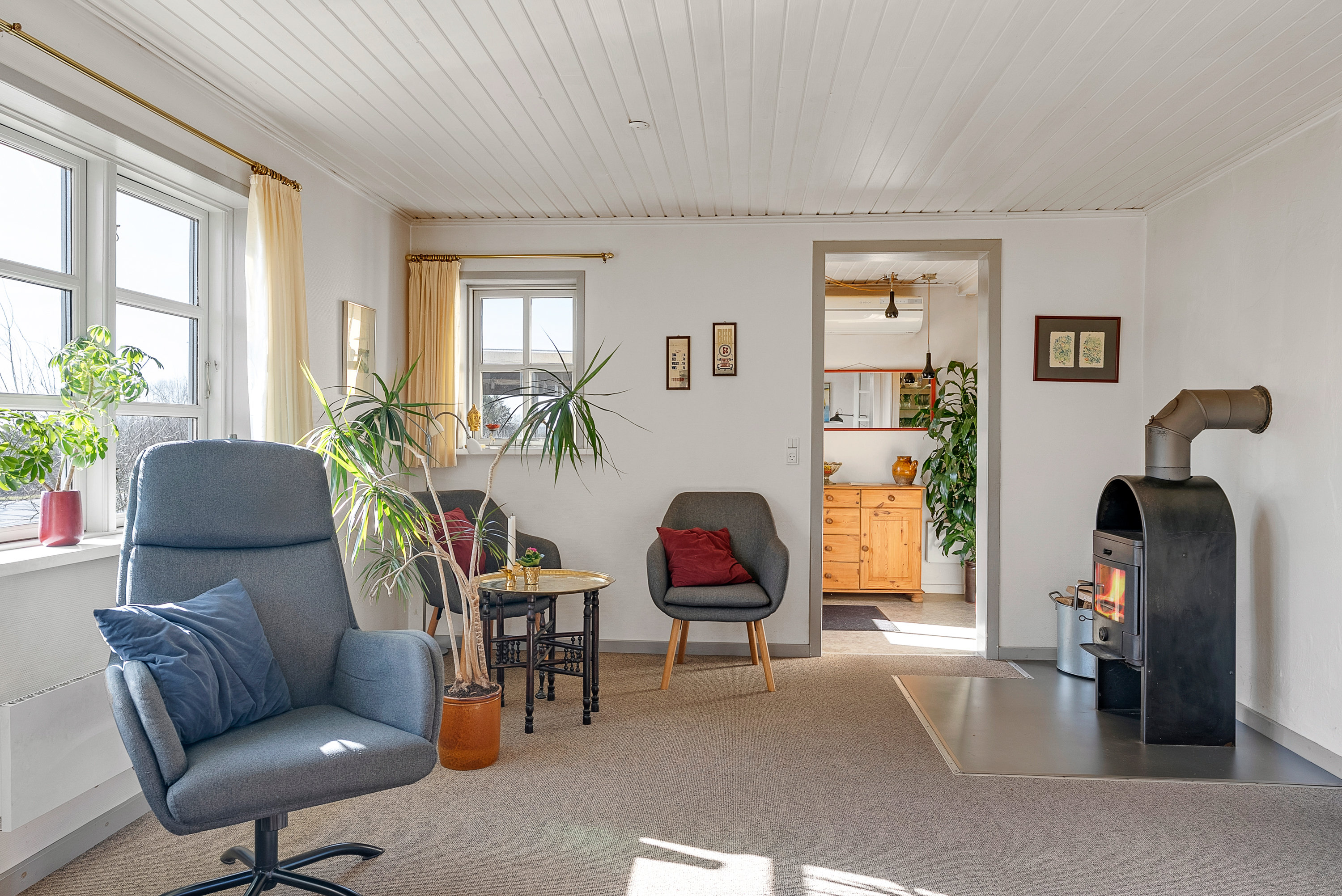 Fremhævet stue billede i fuldskærmstilstand. Billede af Svendborgvej 259, Åstrup, 5600 Faaborg