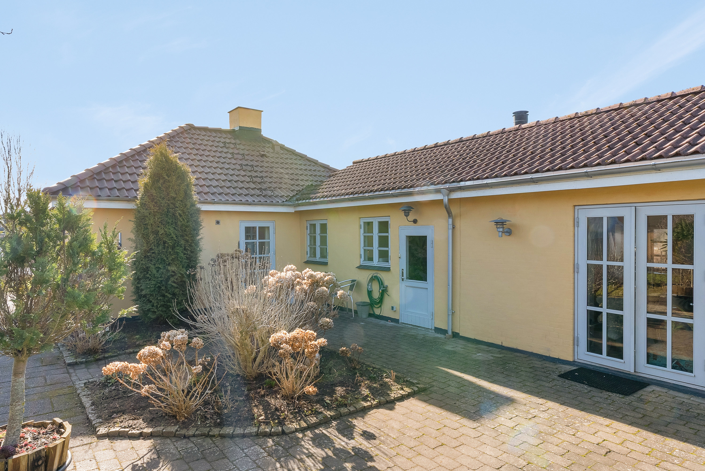 Fremhævet facade billede i fuldskærmstilstand. Billede af Svendborgvej 259, Åstrup, 5600 Faaborg