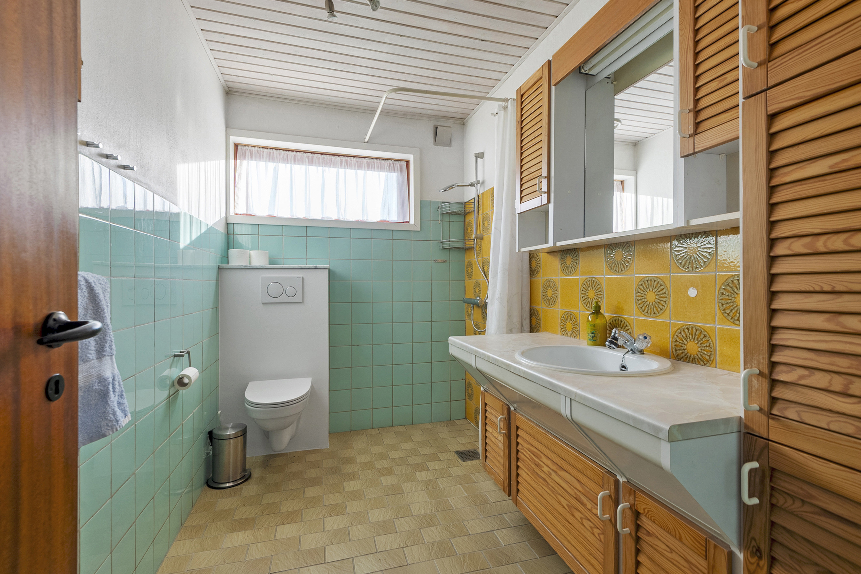 Fremhævet badeværelse billede i fuldskærmstilstand. Billede af Løgstørvej 4, 6700 Esbjerg