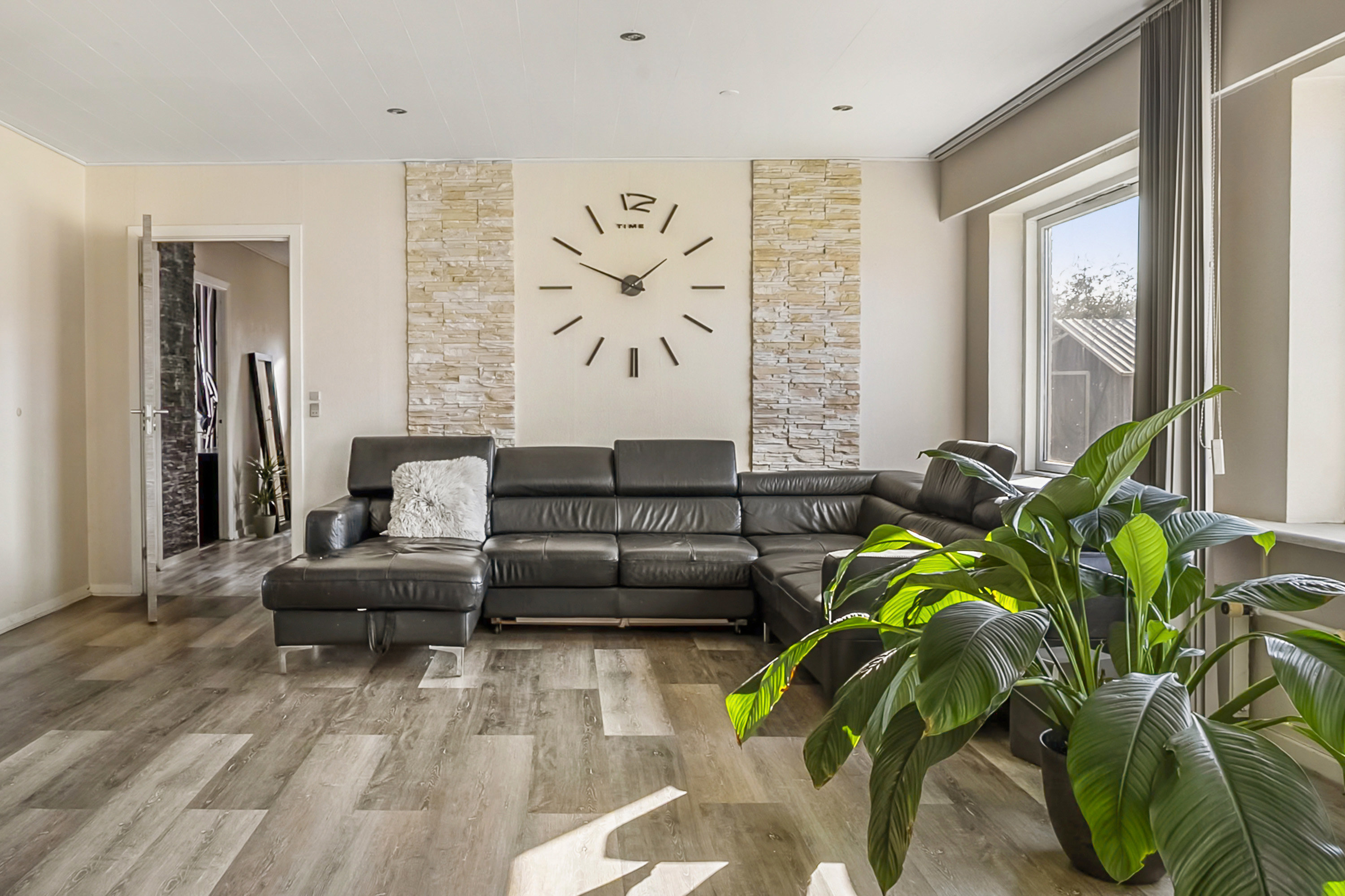 Fremhævet stue billede i fuldskærmstilstand. Billede af Starup Kirkevej 5, Starup, 6100 Haderslev