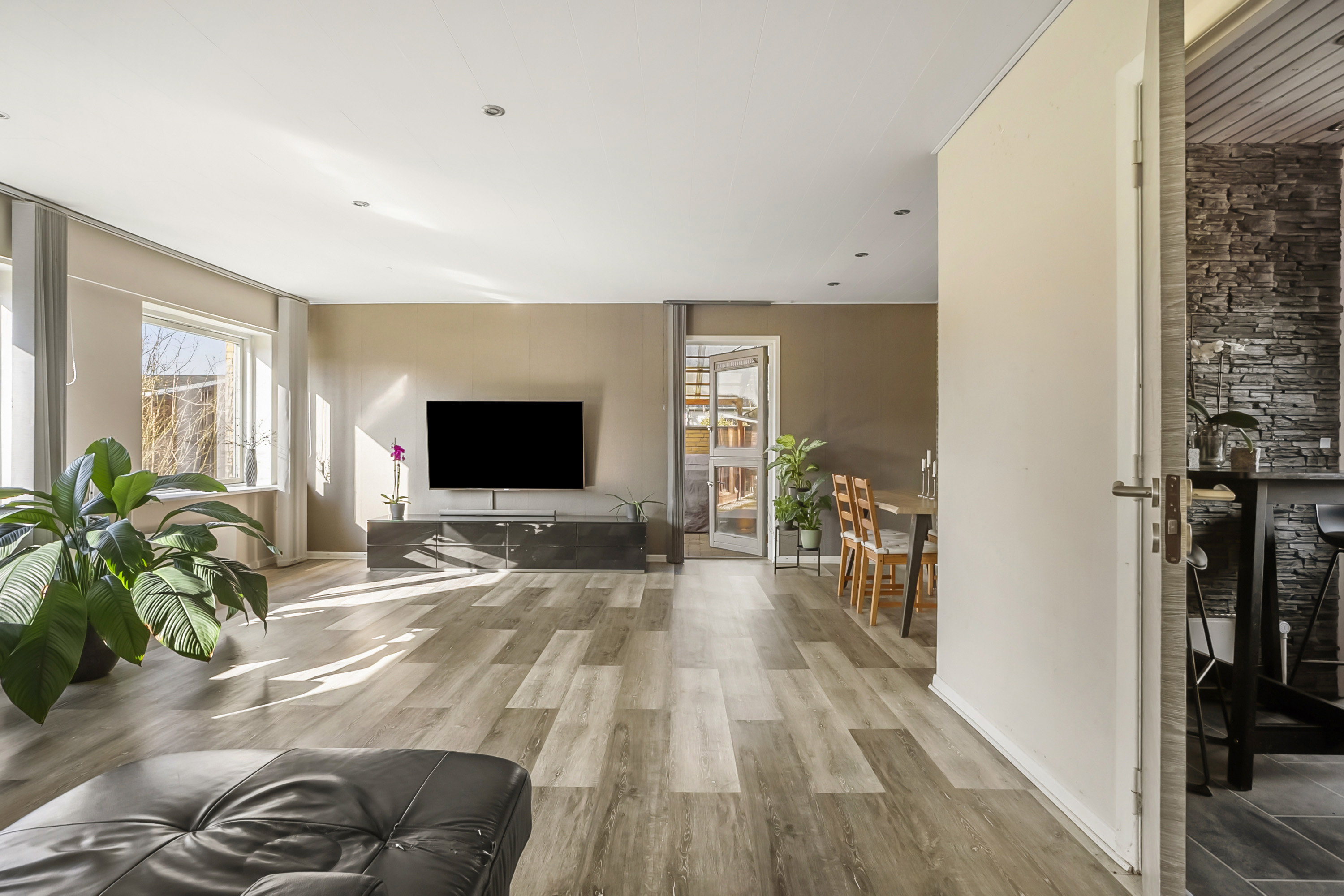 Fremhævet stue billede i fuldskærmstilstand. Billede af Starup Kirkevej 5, Starup, 6100 Haderslev