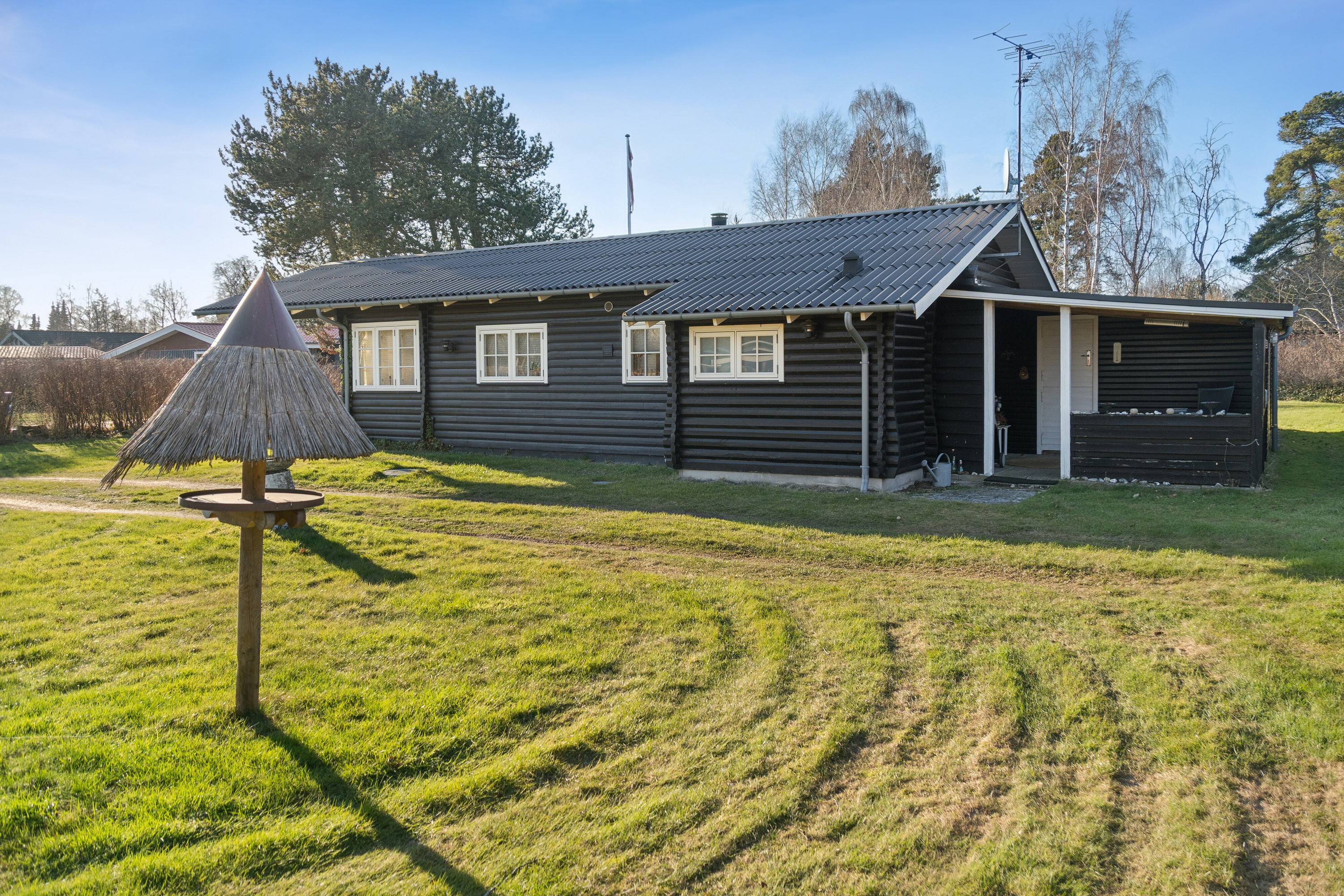 Fremhævet set fra haven billede i fuldskærmstilstand. Billede af Svalevænget 4, 4400 Kalundborg