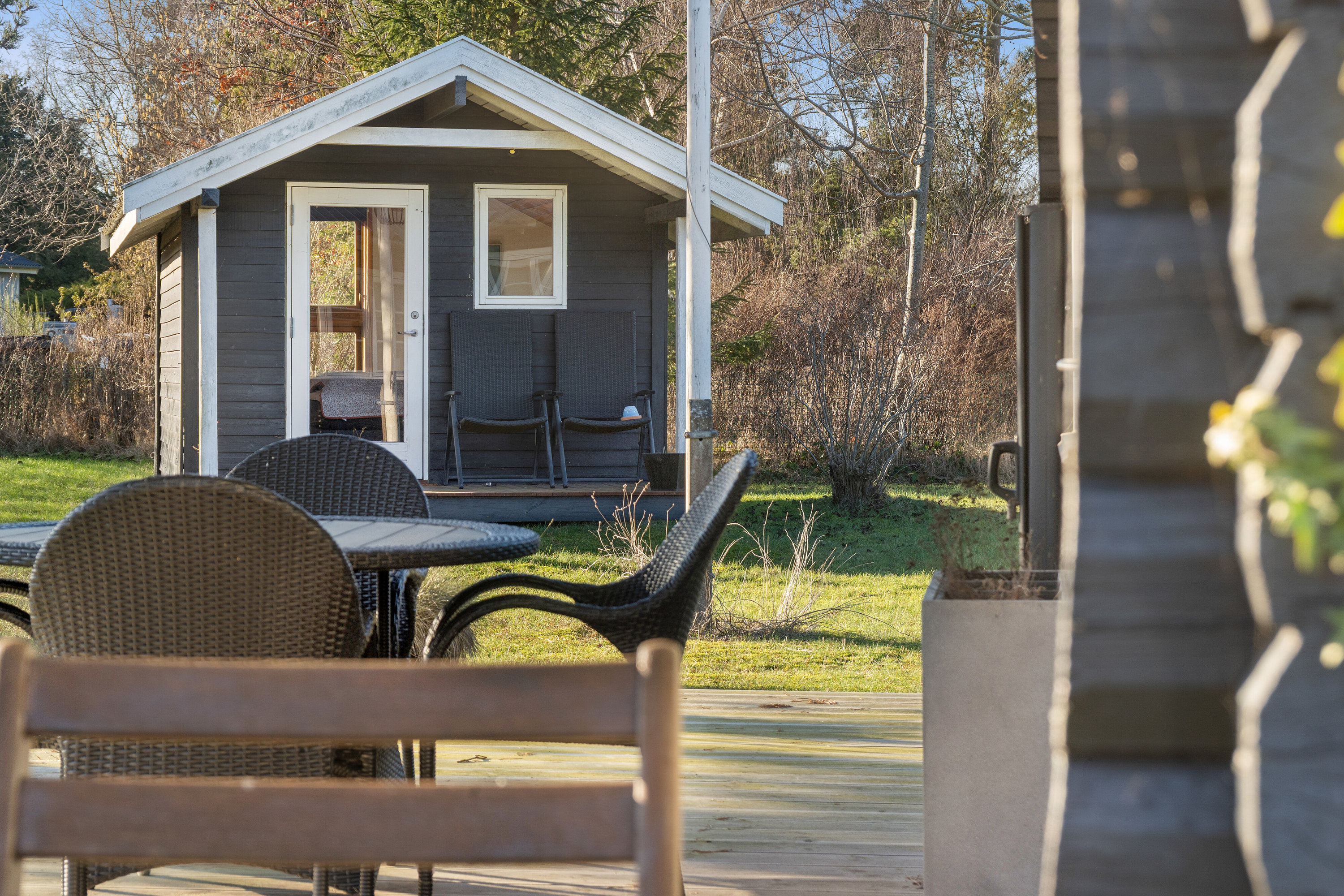 Fremhævet set fra haven billede i fuldskærmstilstand. Billede af Svalevænget 4, 4400 Kalundborg