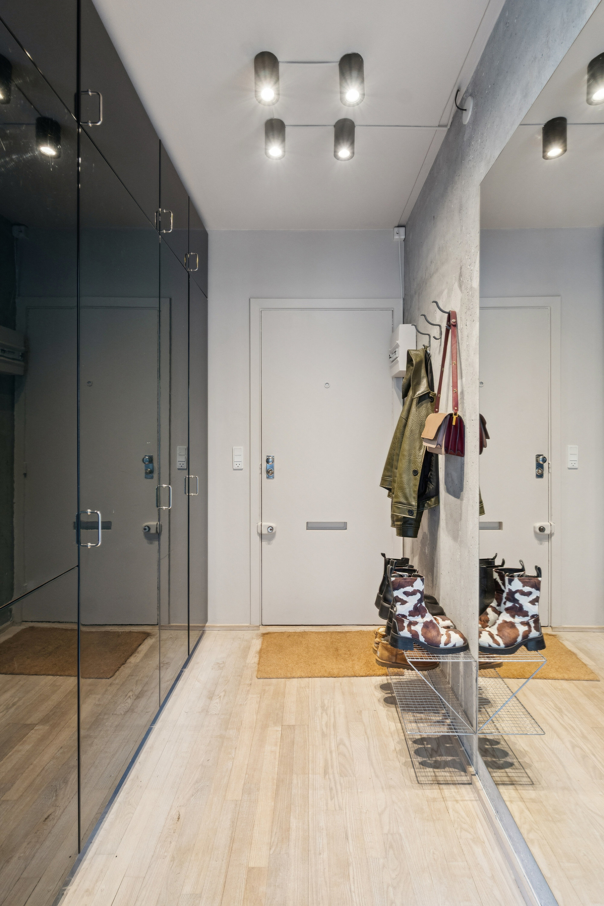 Fremhævet hall billede i fuldskærmstilstand. Billede af Bergthorasgade 15, 1. 5., 2300 København S