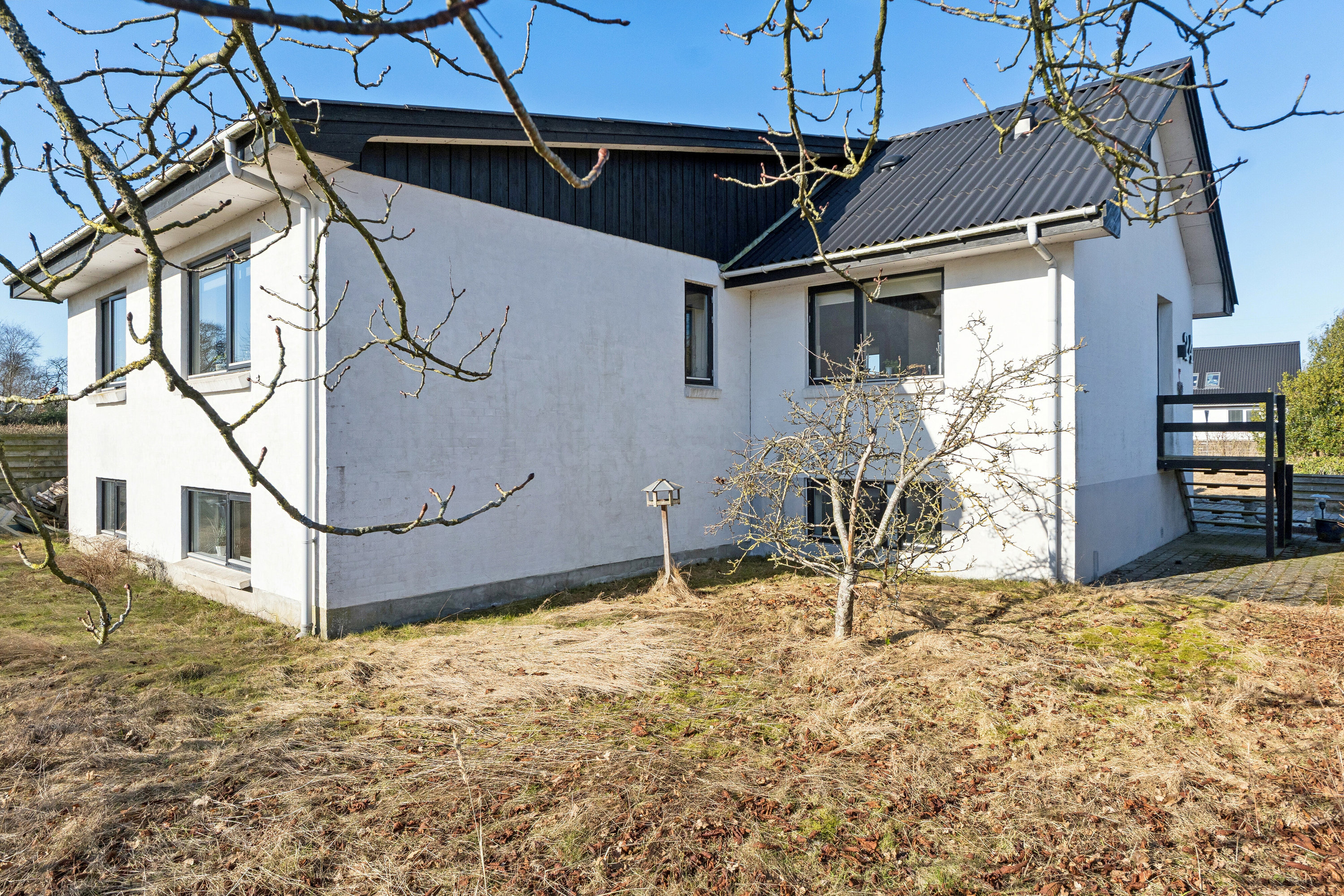 Fremhævet set fra vejen billede i fuldskærmstilstand. Billede af Baldersvej 24, 9800 Hjørring