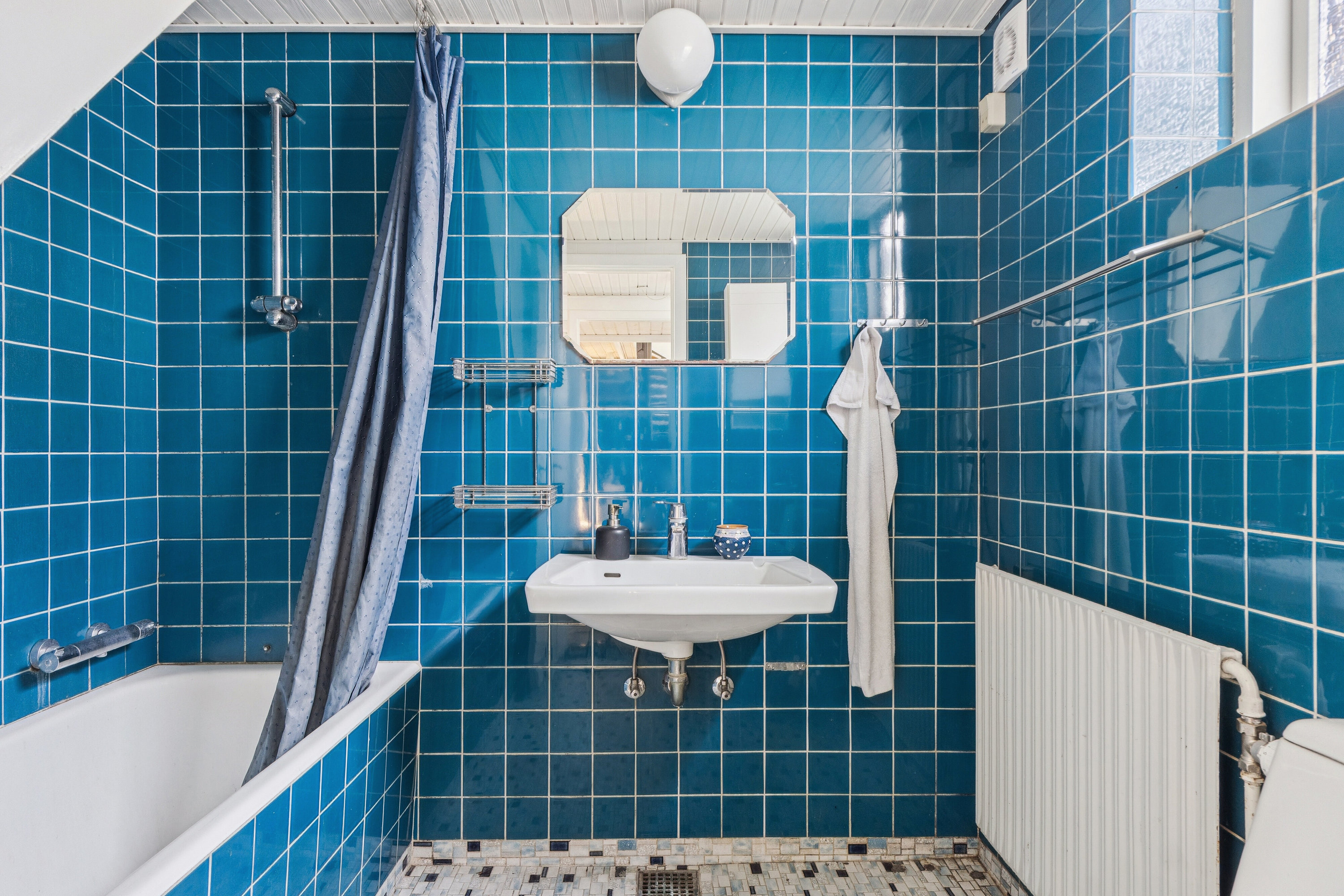 Fremhævet badeværelse billede i fuldskærmstilstand. Billede af Baldersvej 24, 9800 Hjørring