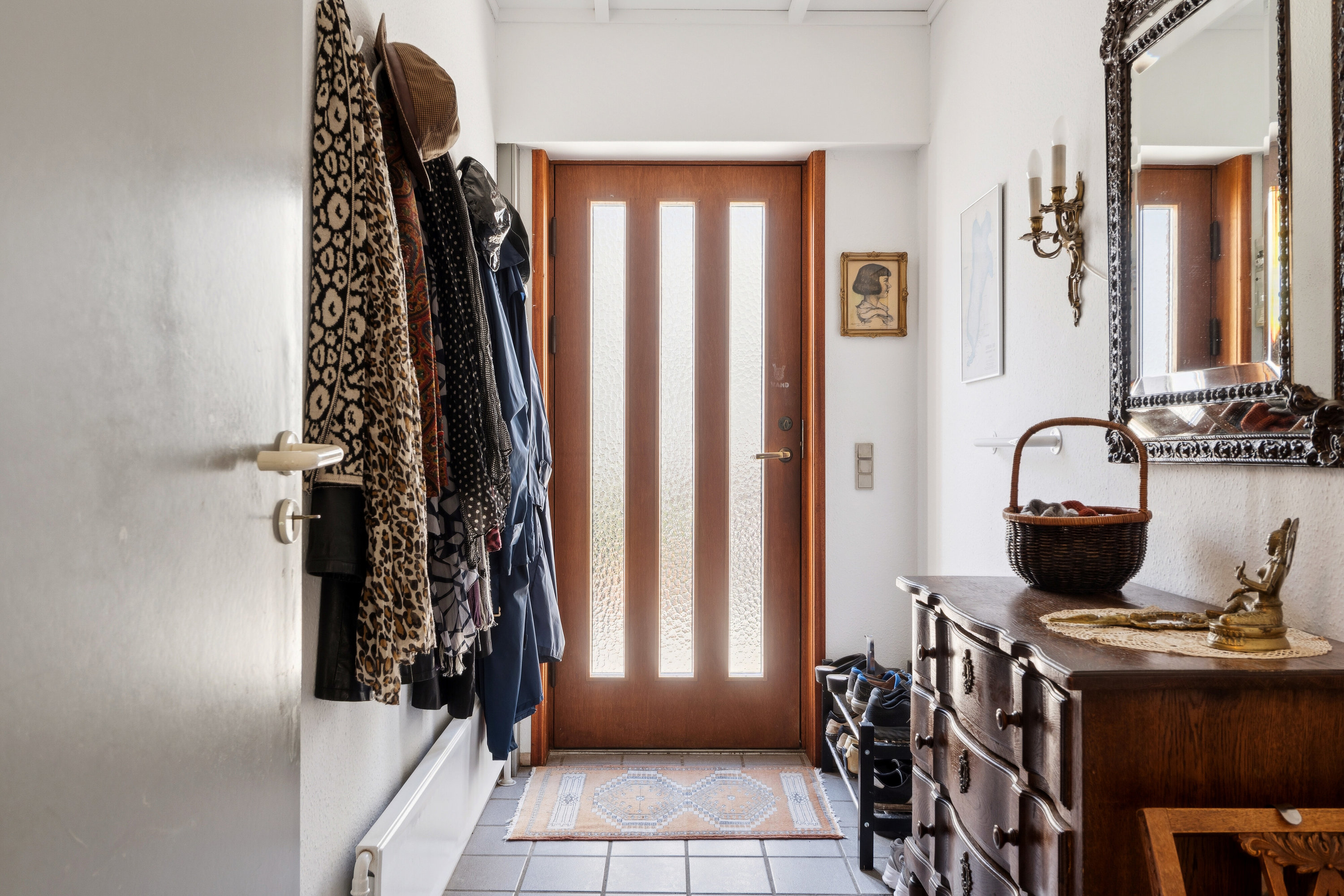 Fremhævet hall billede i fuldskærmstilstand. Billede af Zoarparken 8, 3480 Fredensborg