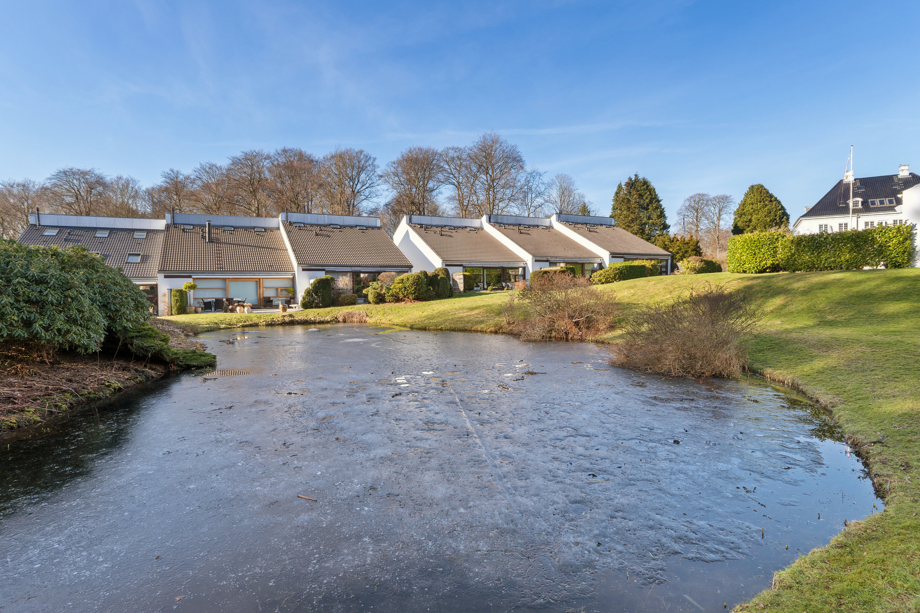 Fremhævet set fra vejen billede i fuldskærmstilstand. Billede af Zoarparken 8, 3480 Fredensborg